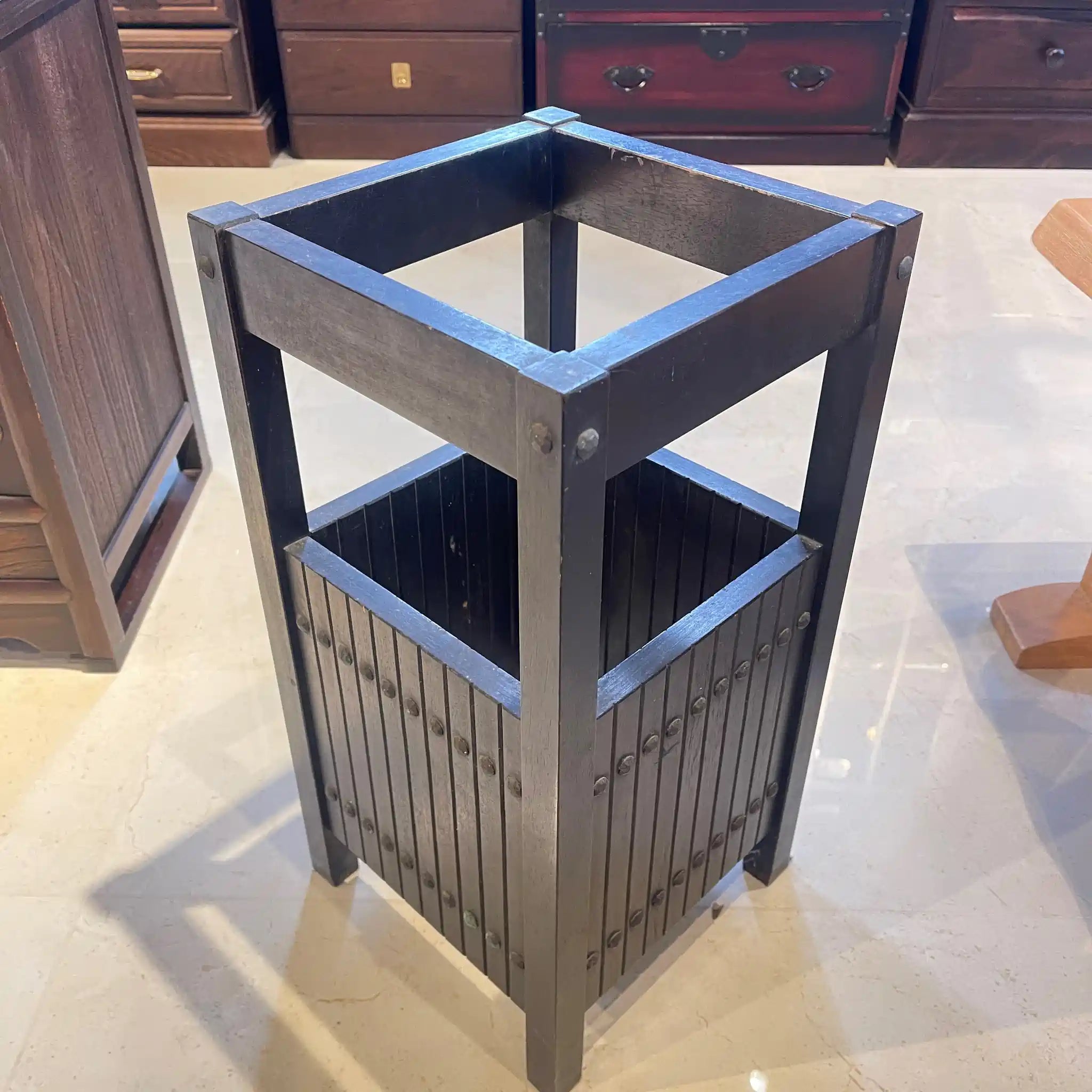 【リユース】 傘立て / カリモク家具