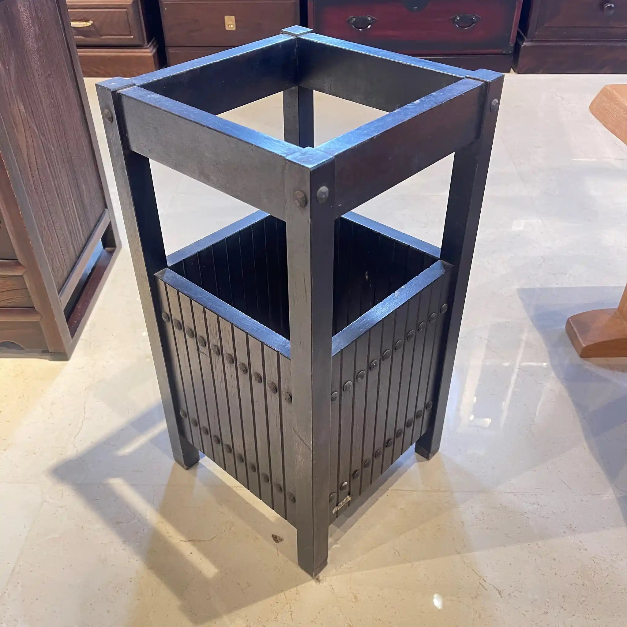 【リユース】 傘立て / カリモク家具