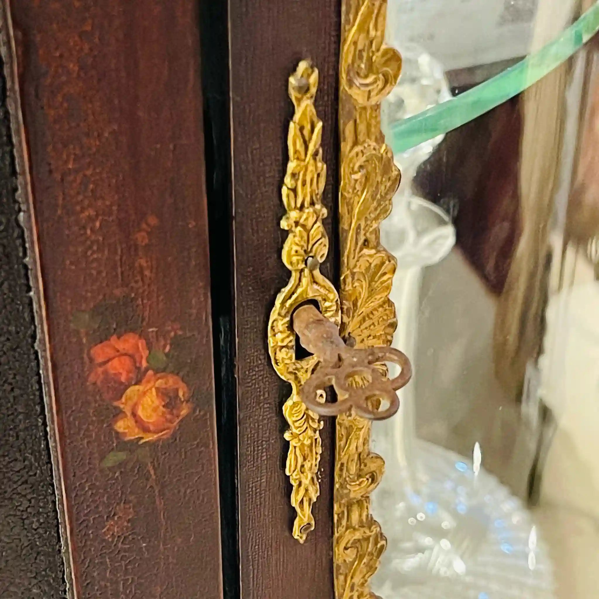 【アンティーク】 アンティーク キュリオケース / 金彩装飾