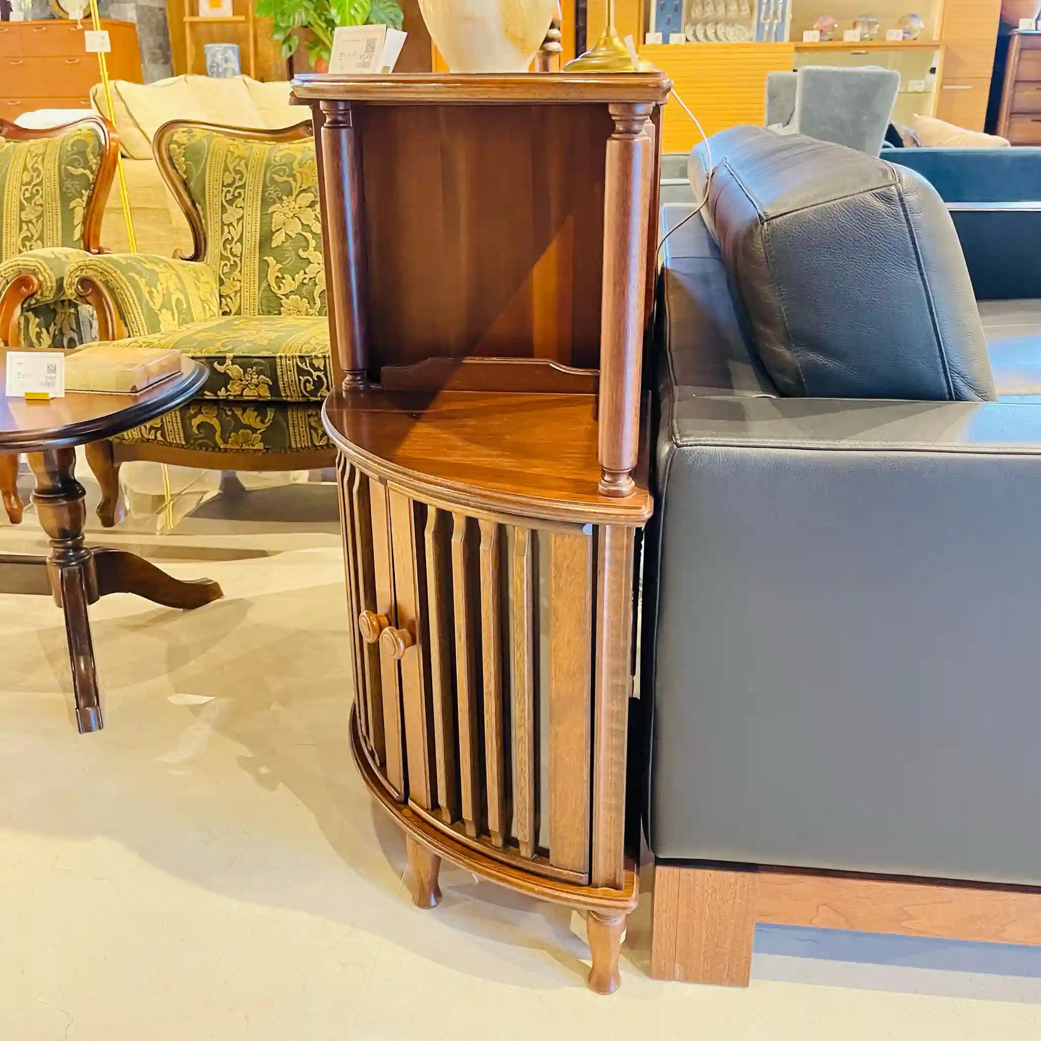 【リユース】 コーナーキャビネット