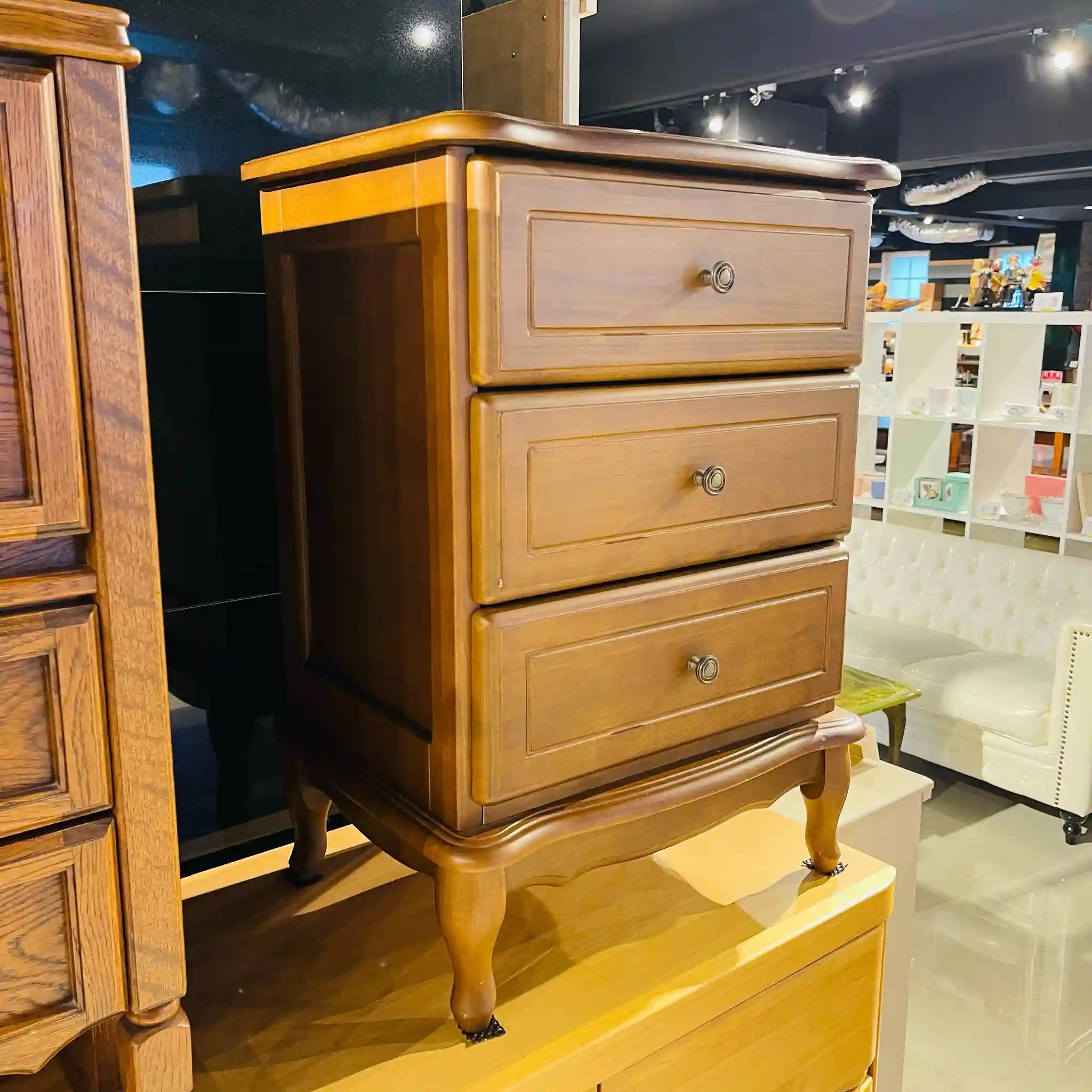 【リユース】 アンティーク調チェスト 猫脚