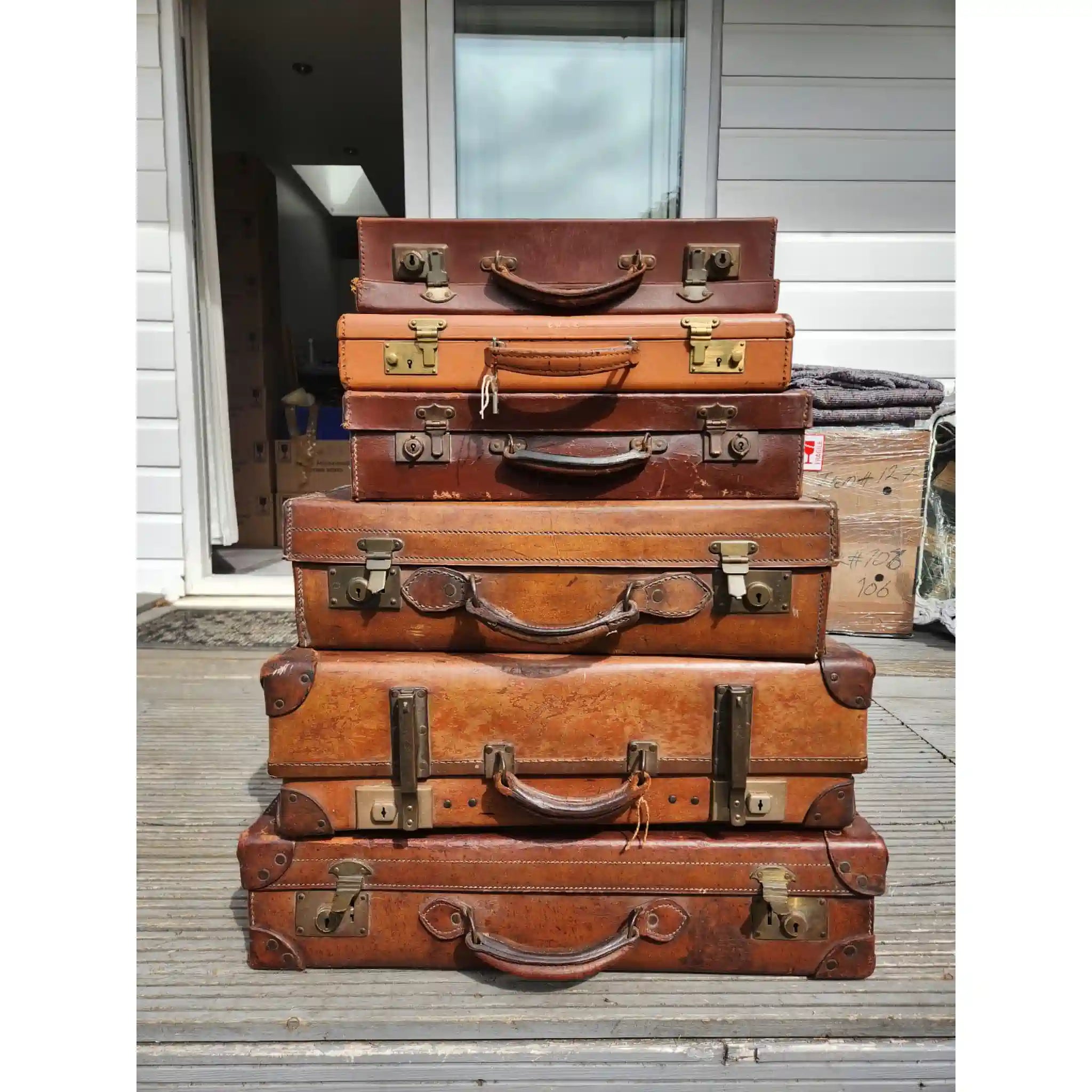 【】 牛革製のスーツケース