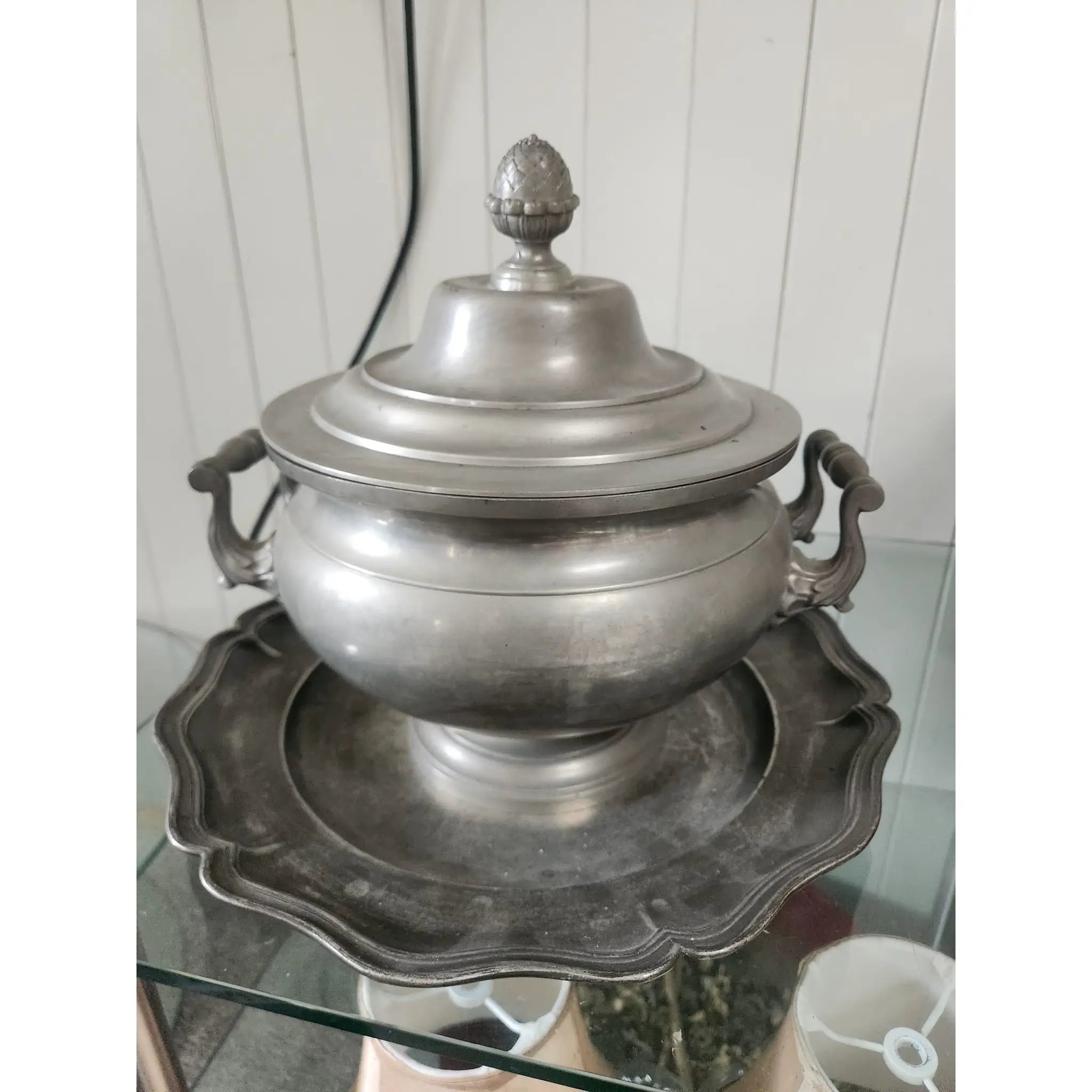 【】 蓋付きの錫の大椀