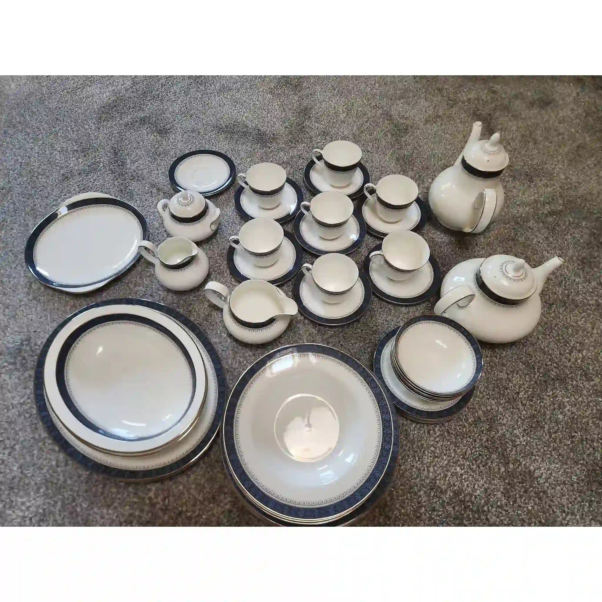 【ビンテージ】 ディナーウェア・ティーセット / ROYAL DOULTON(ロイヤル ドルトン) / Sherbrooke(シャーブルック) / 1971年〜2001年 / Fine Bone China / イギリス / ティーカップ＆ソーサー×7,ティーポット×2,クリーマー×2,オープンシュガーボウル,ディナープレート,サイドプレート,ボウル