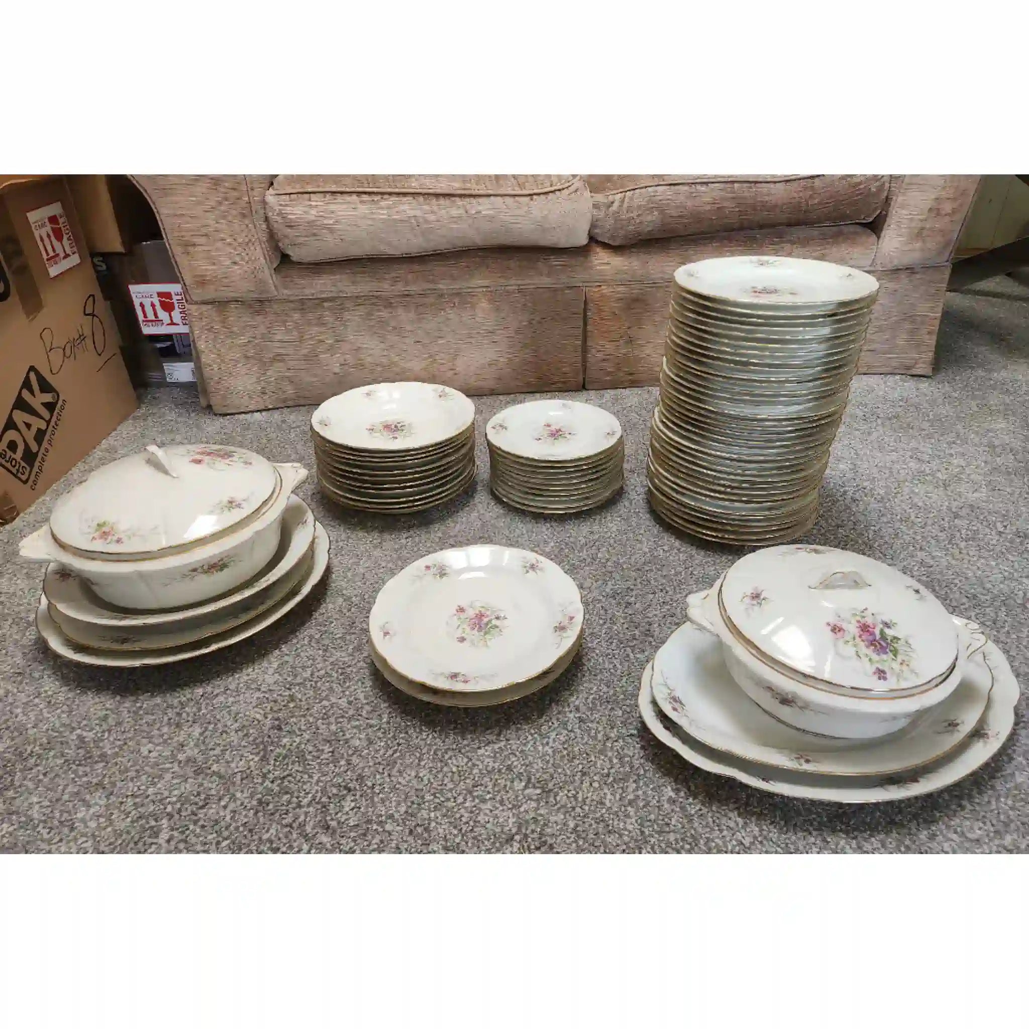 【ビンテージ】 ディナーセット / クラシカル様式 / 20世紀中頃 / フランス / 小花柄,金彩