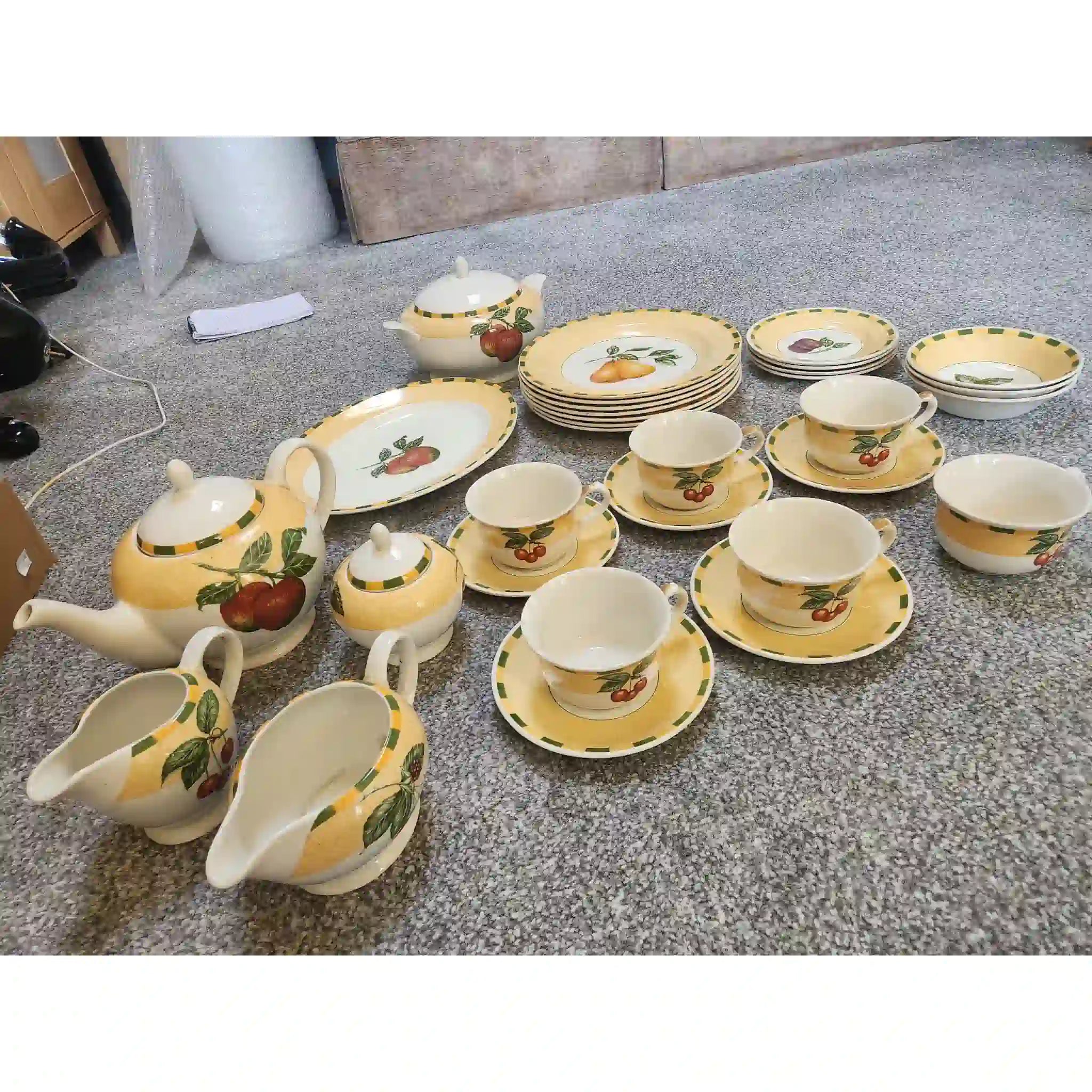 【ビンテージ】 オールド ティーセット / Churchill(チャーチル) / Somerset(サマセット) / 1992頃-2002年頃 / イギリス