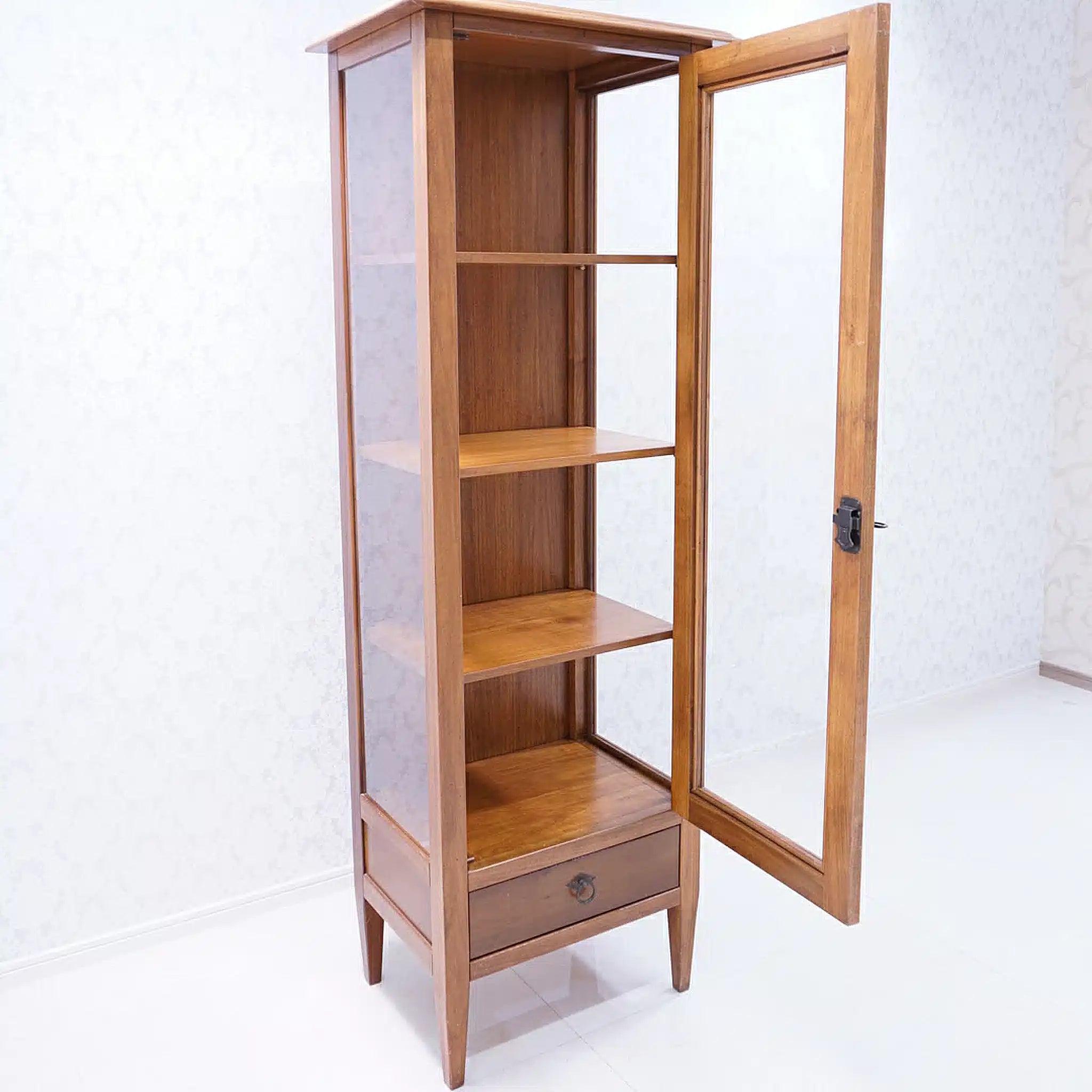[復古] 附抽屜的展示櫃