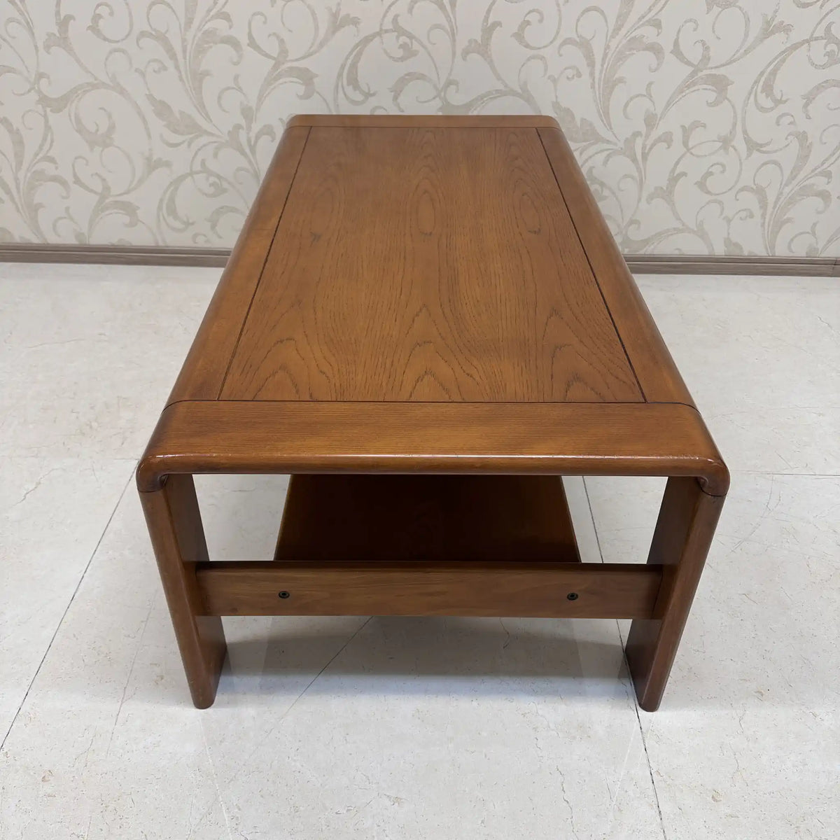 Karimoku Furniture / Center table (low table) / 1970s-80s / Fusion of Japanese traditional beauty, mid-century modern, solid appearance / [Vintage]