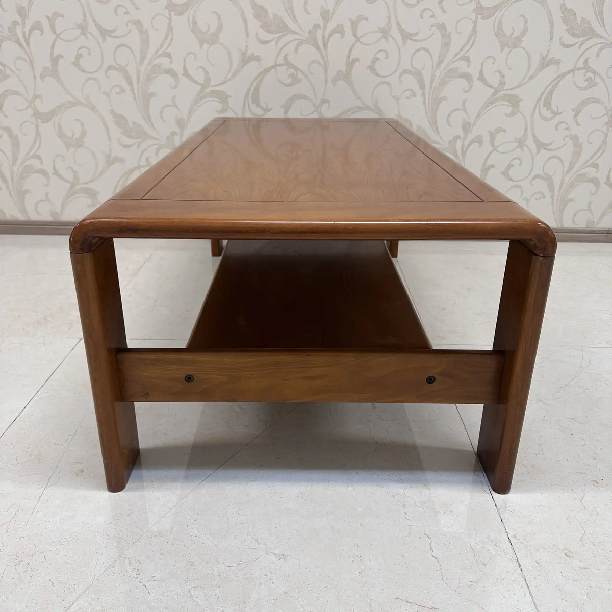 Karimoku Furniture / Center table (low table) / 1970s-80s / Fusion of Japanese traditional beauty, mid-century modern, solid appearance / [Vintage]