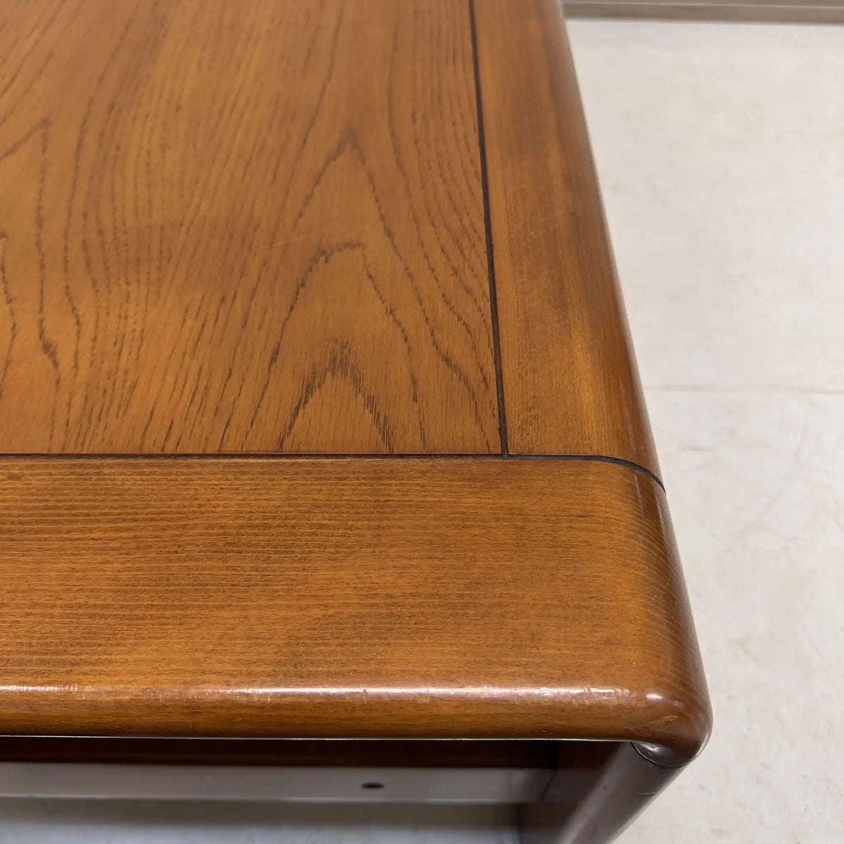 Karimoku Furniture / Center table (low table) / 1970s-80s / Fusion of Japanese traditional beauty, mid-century modern, solid appearance / [Vintage]