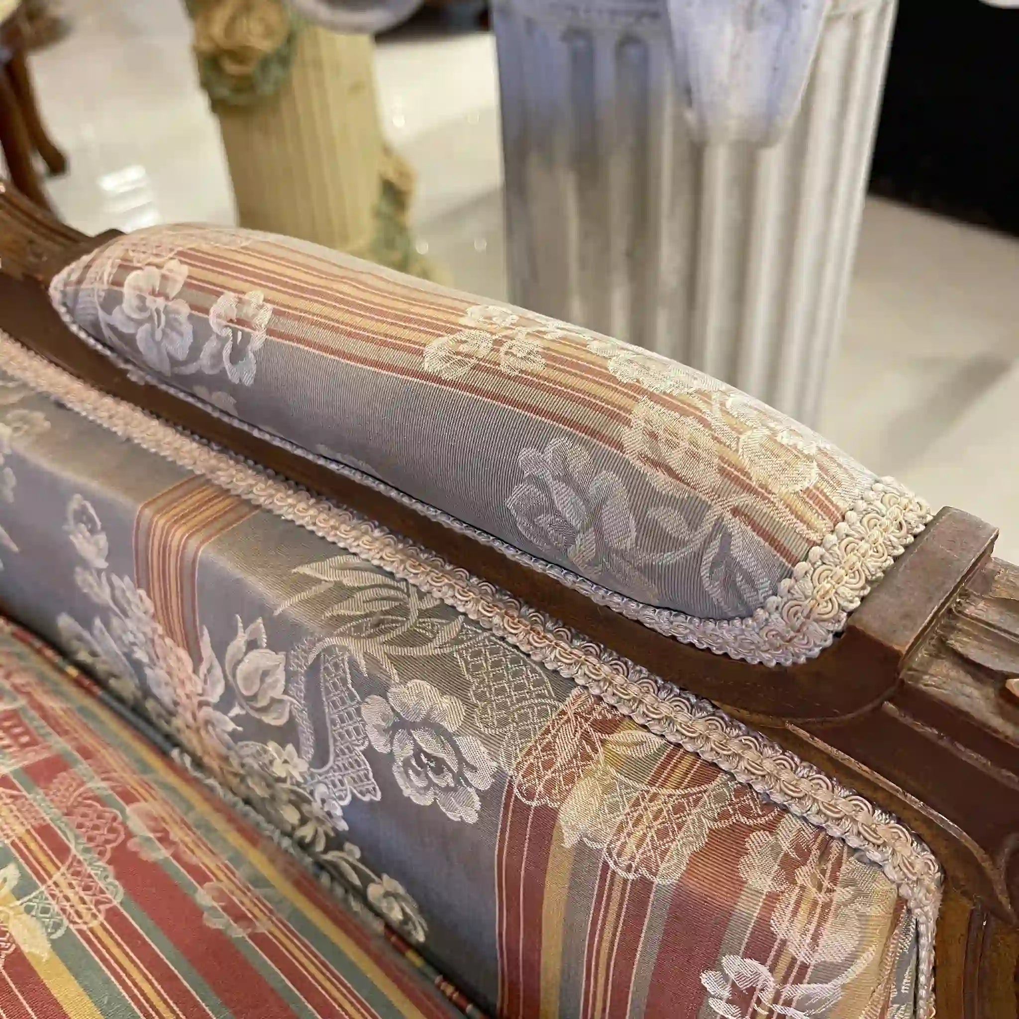 Vintage 3-seater sofa / Louis XVI style / Late 20th century (presumably) / Italian / Neoclassicism
