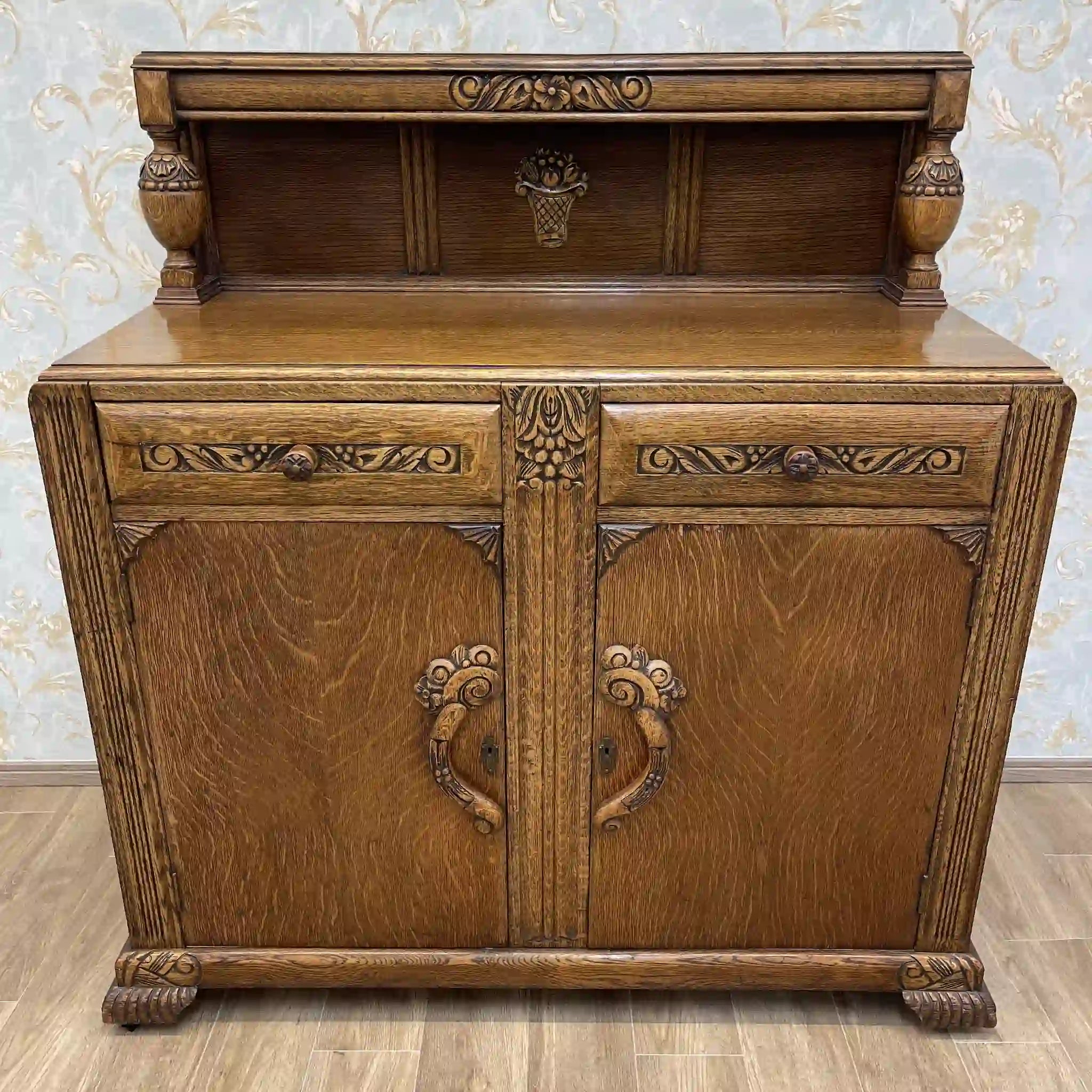 [Antique] Sideboard / Victorian style / Early 20th century (estimated) / Oak / England