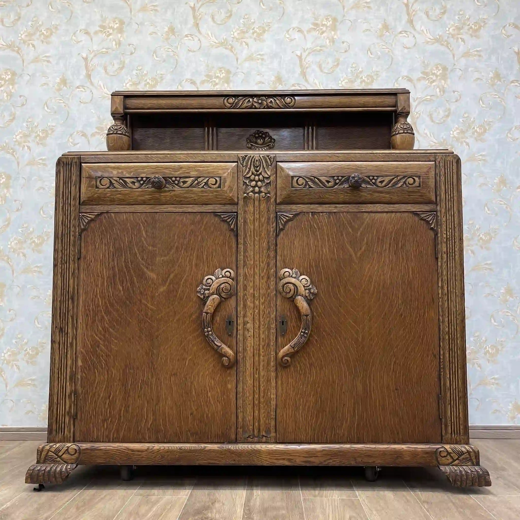 [Antique] Sideboard / Victorian style / Early 20th century (estimated) / Oak / England