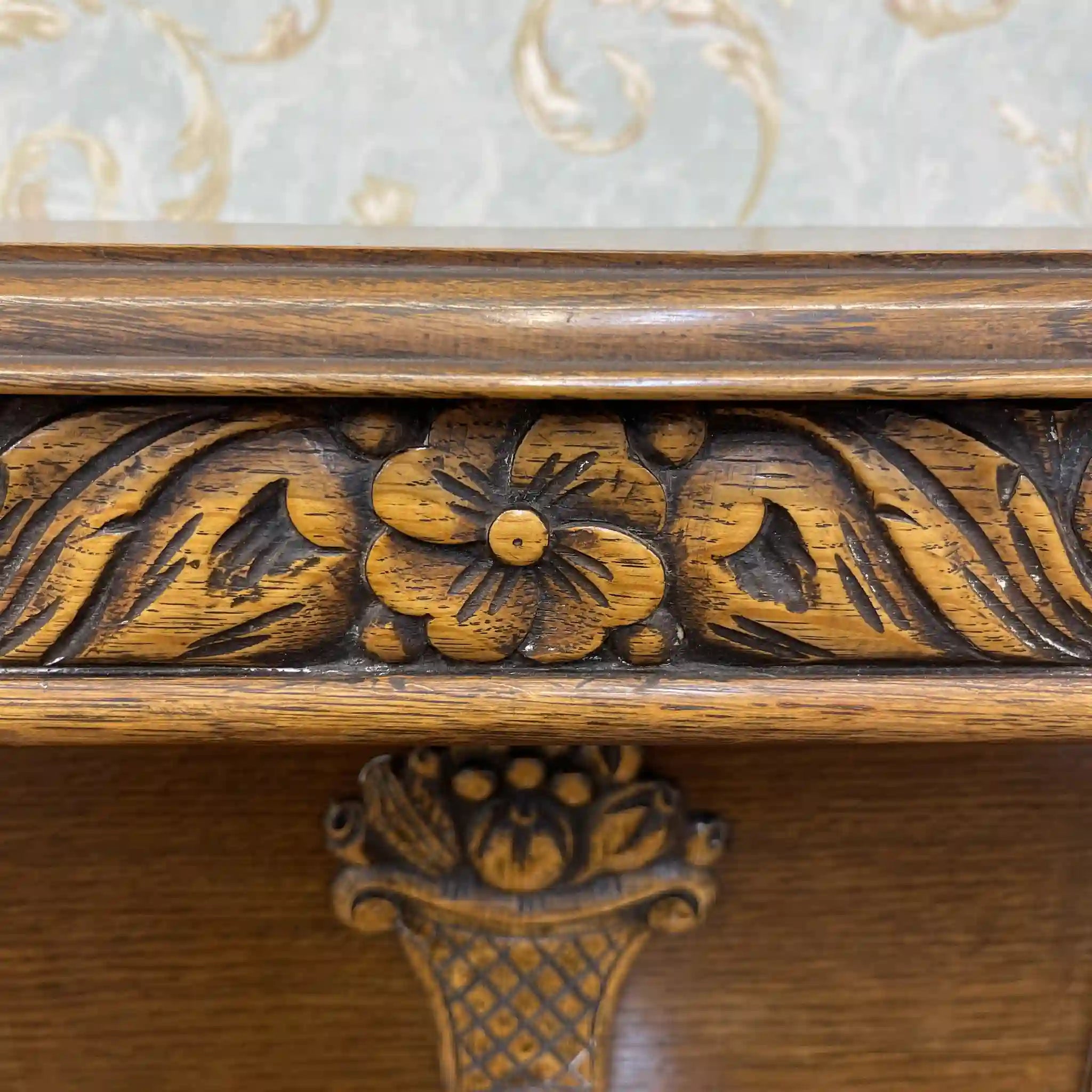 [Antique] Sideboard / Victorian style / Early 20th century (estimated) / Oak / England