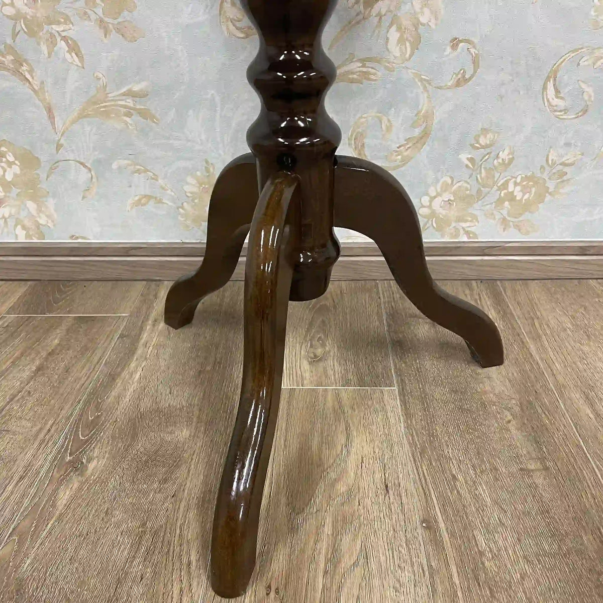 边桌（咖啡桌）/ 20世纪后期/沙滩材料/意大利/镶嵌，镶嵌，三角，奖章装饰，重音表，意大利经典/[复古]