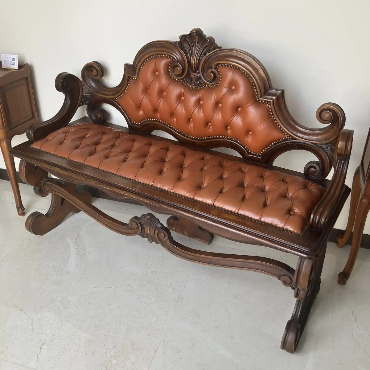 Sofa / British Classic / 20th Century / Genuine leather / Antique button tufting, all genuine leather upholstery / [Vintage]