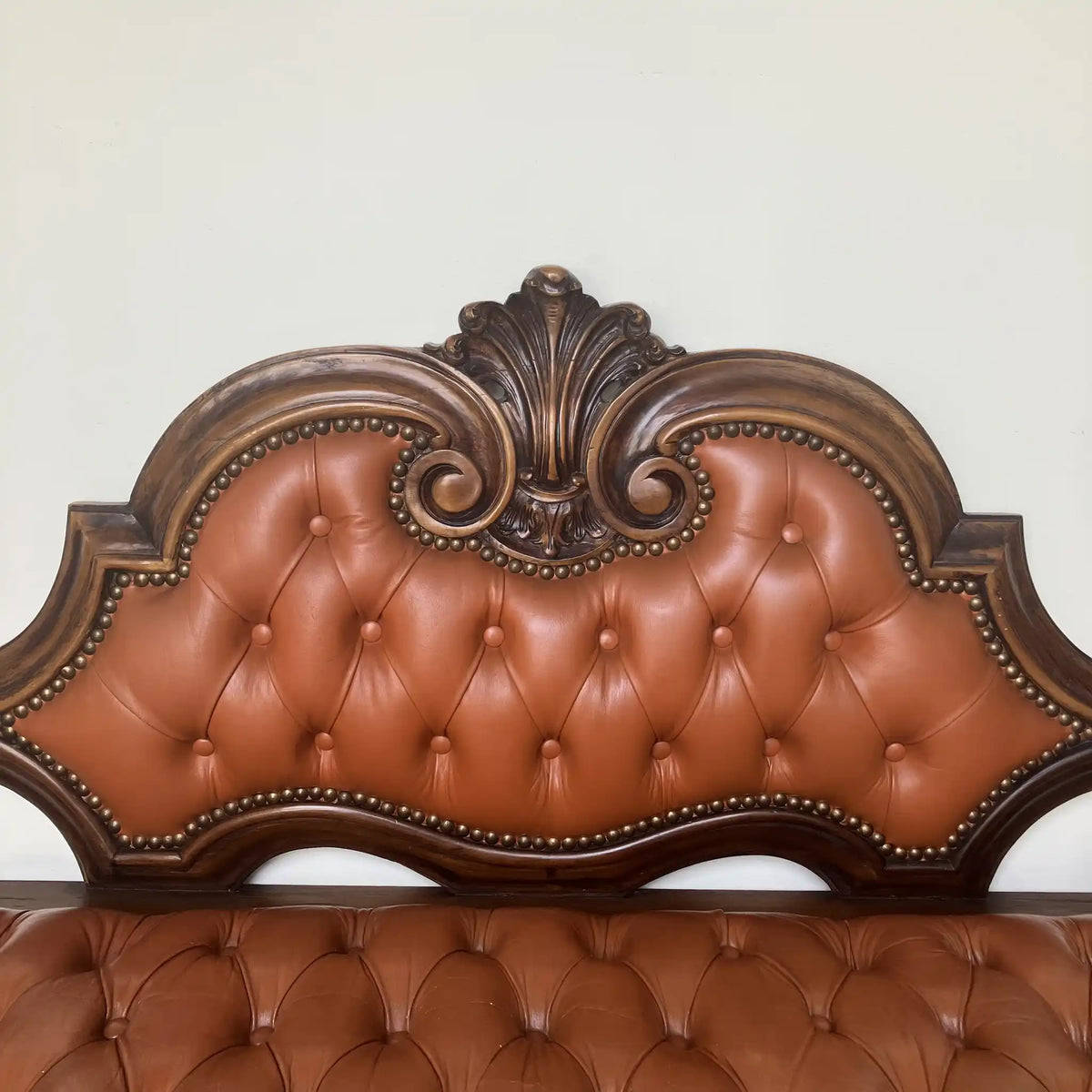 Sofa / British Classic / 20th Century / Genuine leather / Antique button tufting, all genuine leather upholstery / [Vintage]