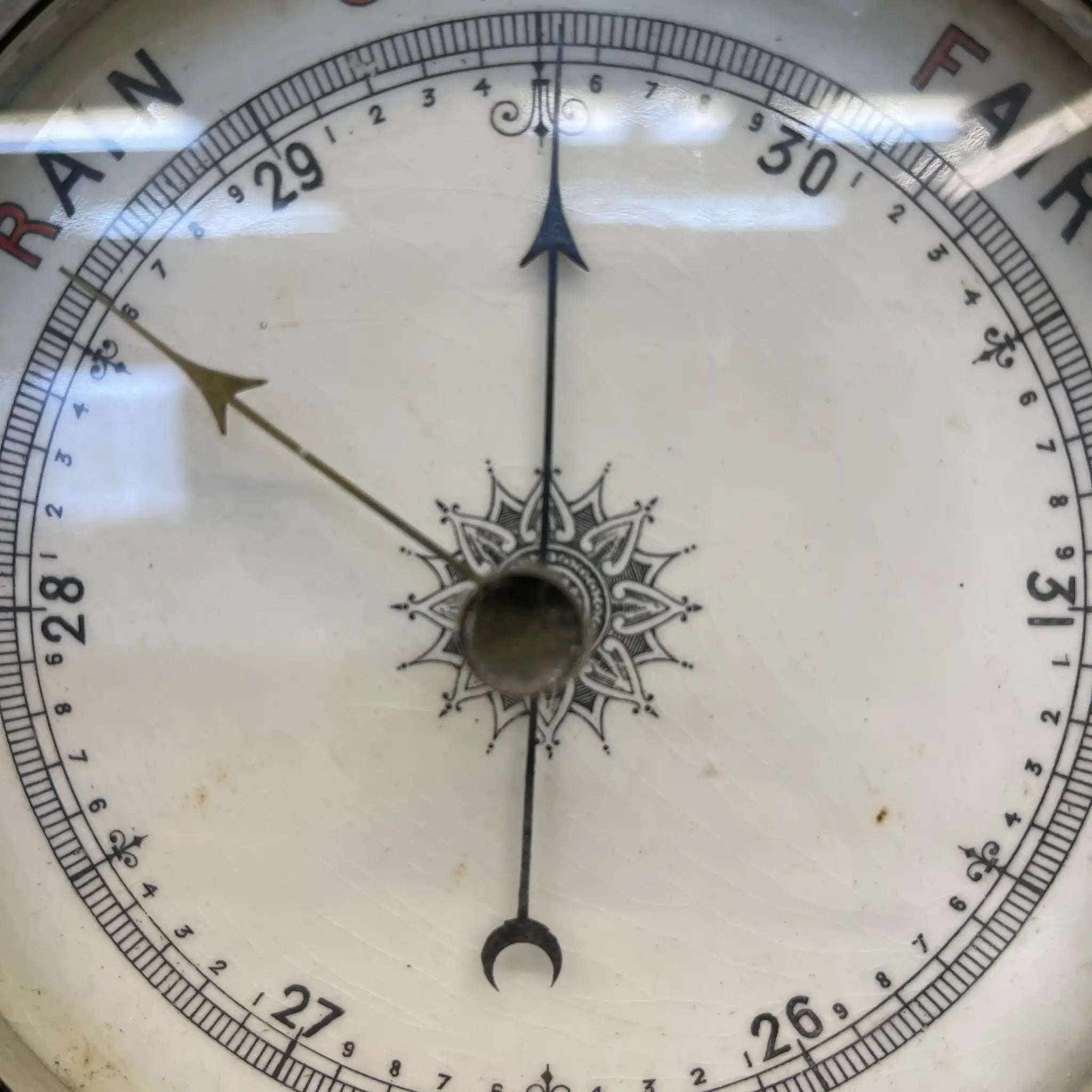 [Vintage] Aneroid barometer / Victorian style / Around 1900s (estimated) / Oak / England / With thermometer