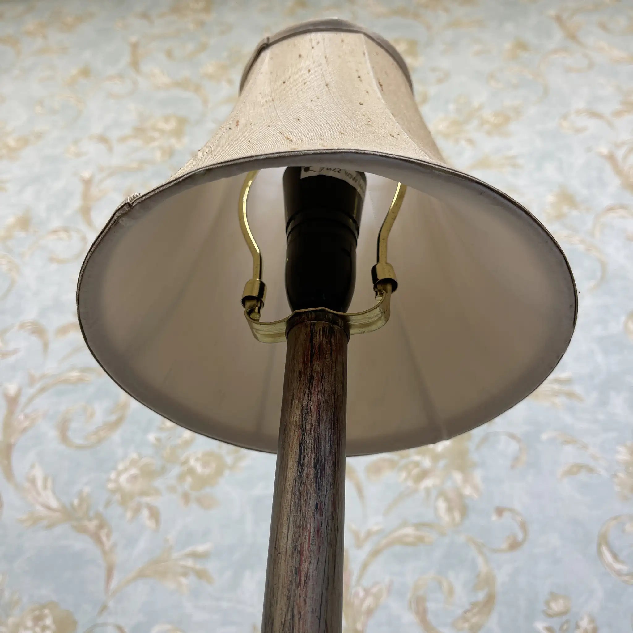 アンティーク調テーブルランプ / 鋳物 / 中国 / イギリス市場向け製品、ヴィクトリアン様式, アカンサス装飾 / [リユース]
