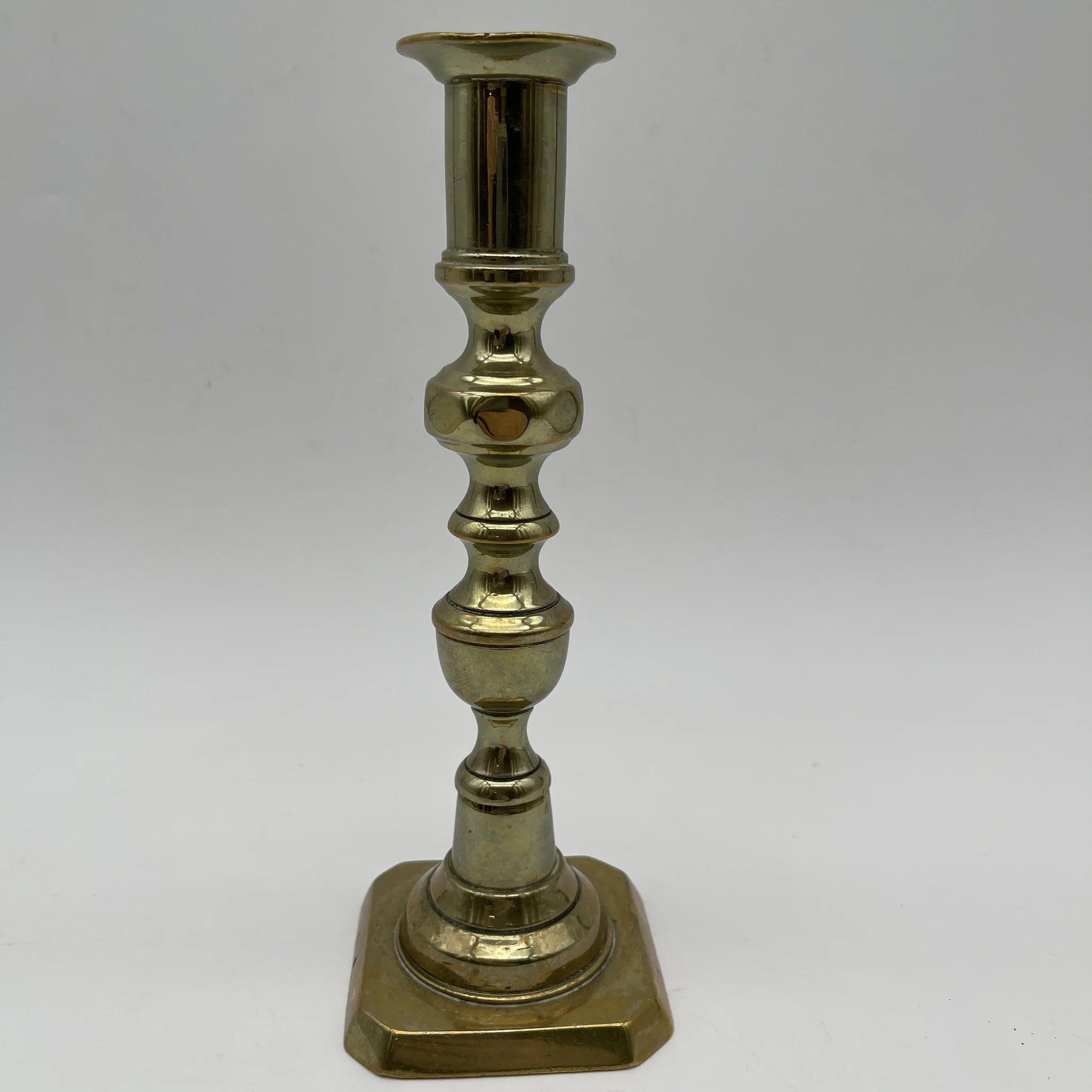 【アンティーク】 キャンドルスタンド (燭台) / ジョージアン様式 / 推定19世紀後半 / 真鍮 / イギリス / バラスター・ステム,挽き物細工