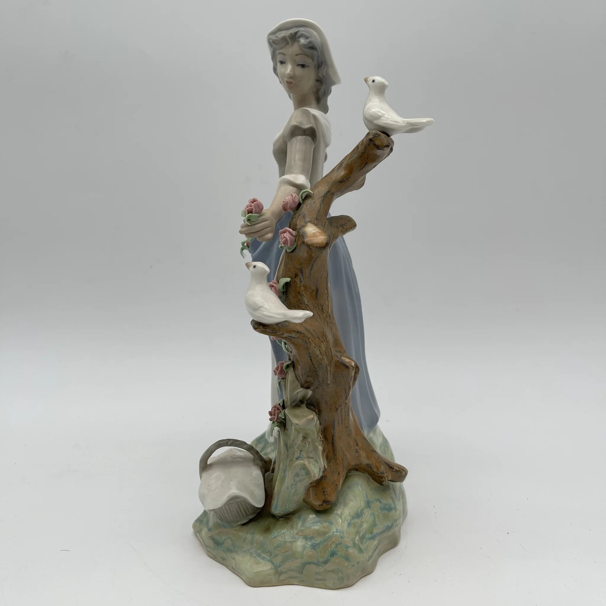 【ビンテージ】 フィギュリン (陶磁器人形) / Roumano（ロマーノ） / 推定1960-1980年代 / 磁器 / スペイン / グロスフィニッシュ,パステルカラー,ハンドペイント