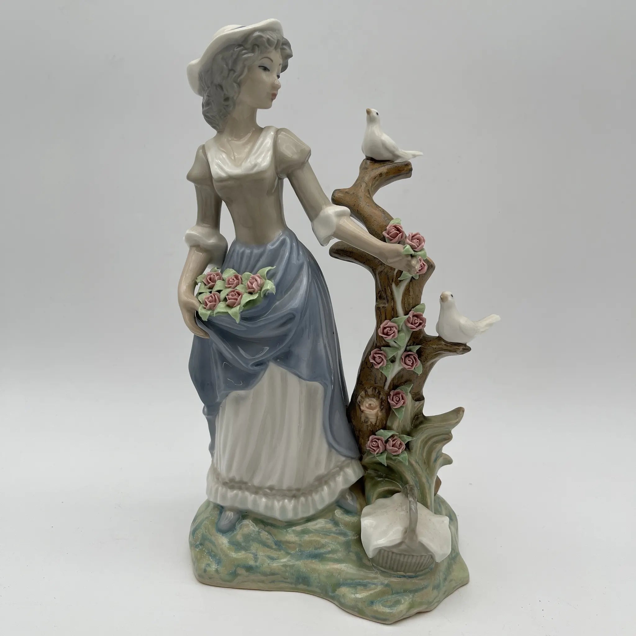 【ビンテージ】 フィギュリン (陶磁器人形) / Roumano（ロマーノ） / 推定1960-1980年代 / 磁器 / スペイン / グロスフィニッシュ,パステルカラー,ハンドペイント