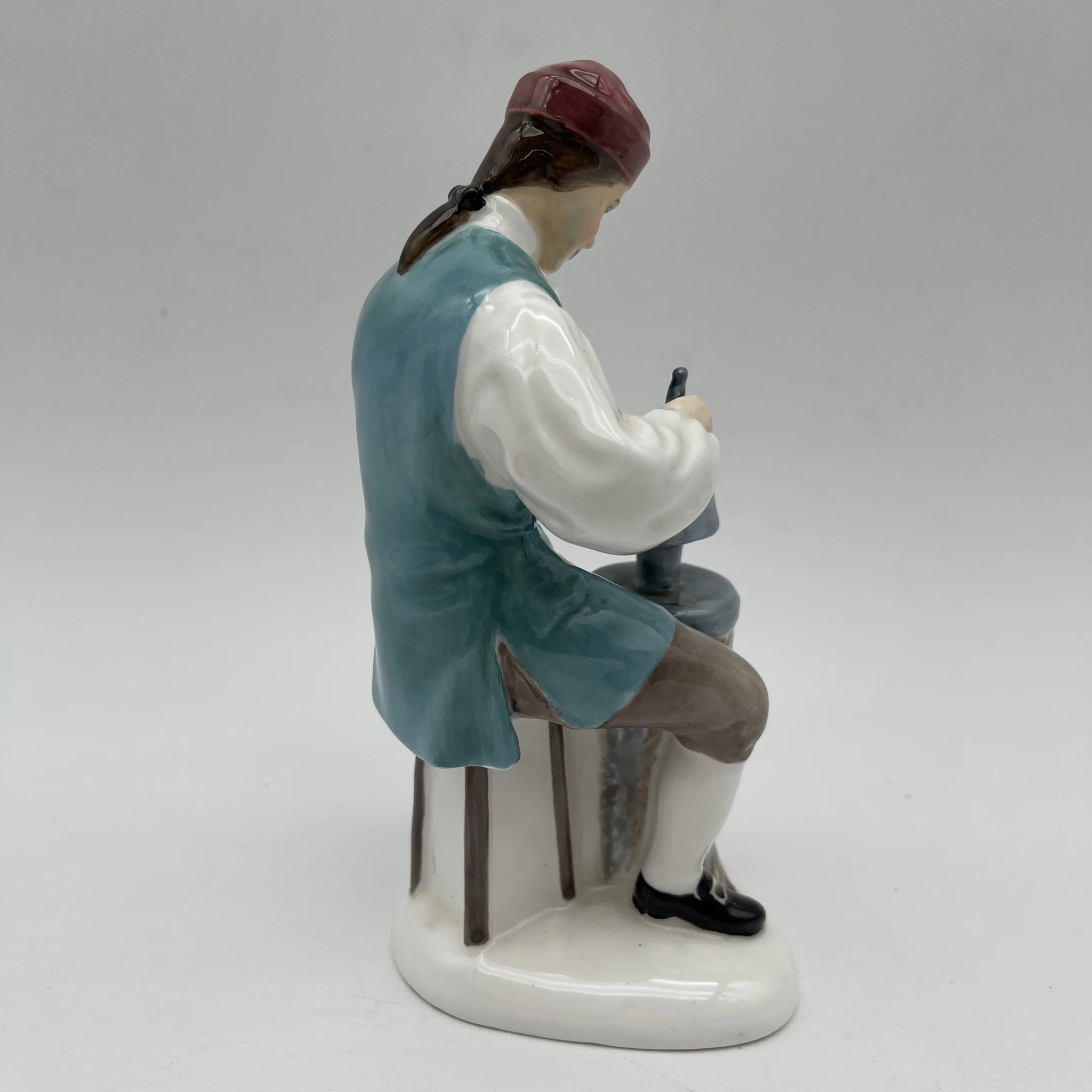 [Vintage] Figurine (Ceramic Doll) / Royal Doulton / The Silversmith of Williamsburg / Estimated 1960-1980s / Bone China / England / Hand Painted