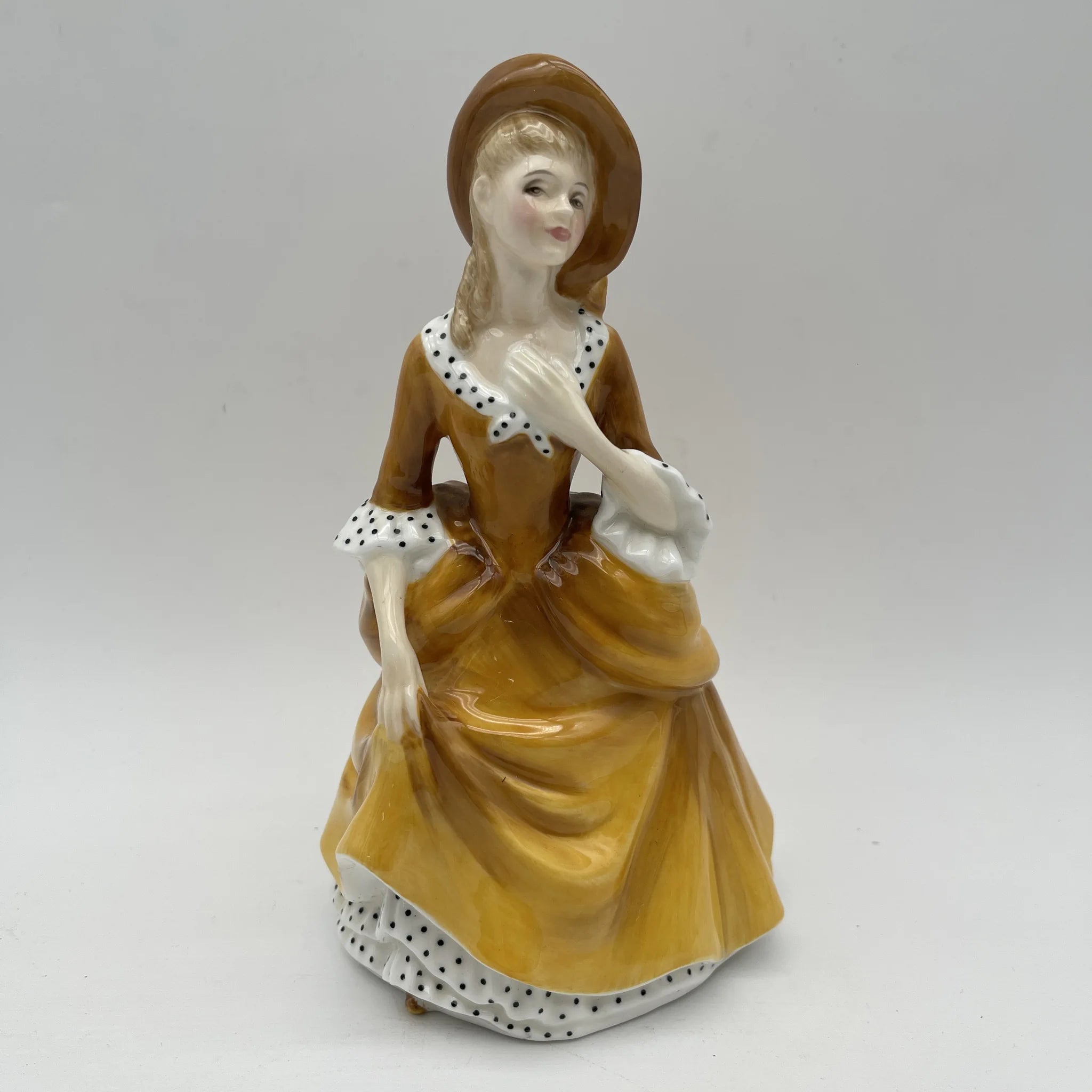 [Vintage] Figurine (Ceramic Doll) / Royal Doulton / Sandra / Estimated 1970-1990s / Bone China / England / Hand Painted