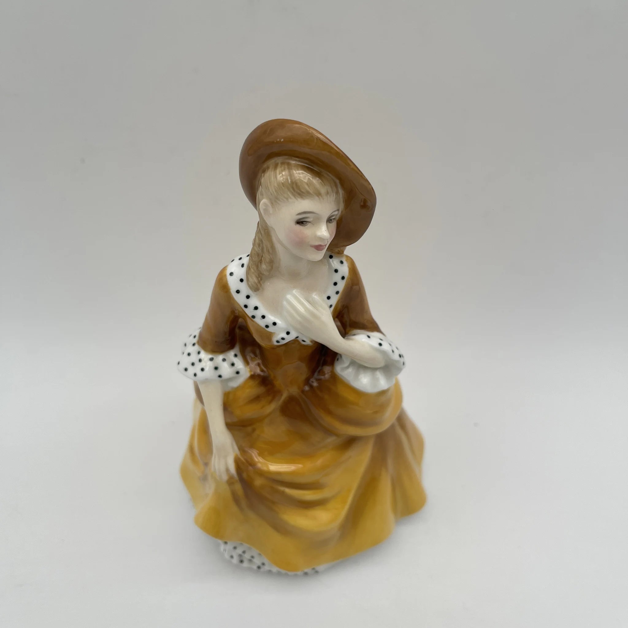 [Vintage] Figurine (Ceramic Doll) / Royal Doulton / Sandra / Estimated 1970-1990s / Bone China / England / Hand Painted
