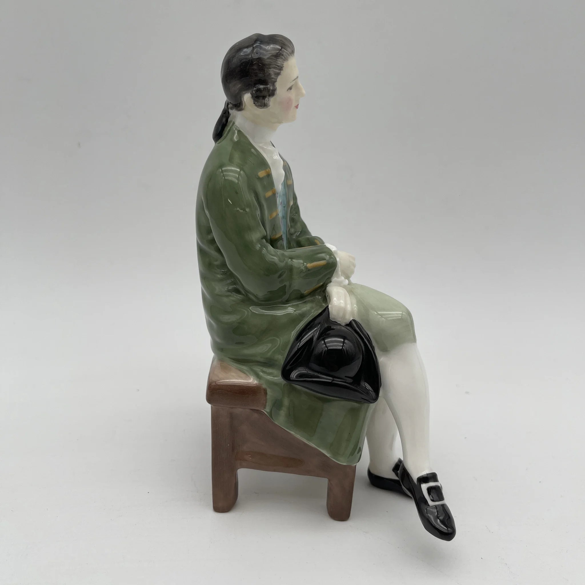 [Vintage] Figurine (Ceramic Doll) / Royal Doulton / A Gentleman from Williamsburg / Estimated 1960-1980s / Bone China / England / Hand Painted