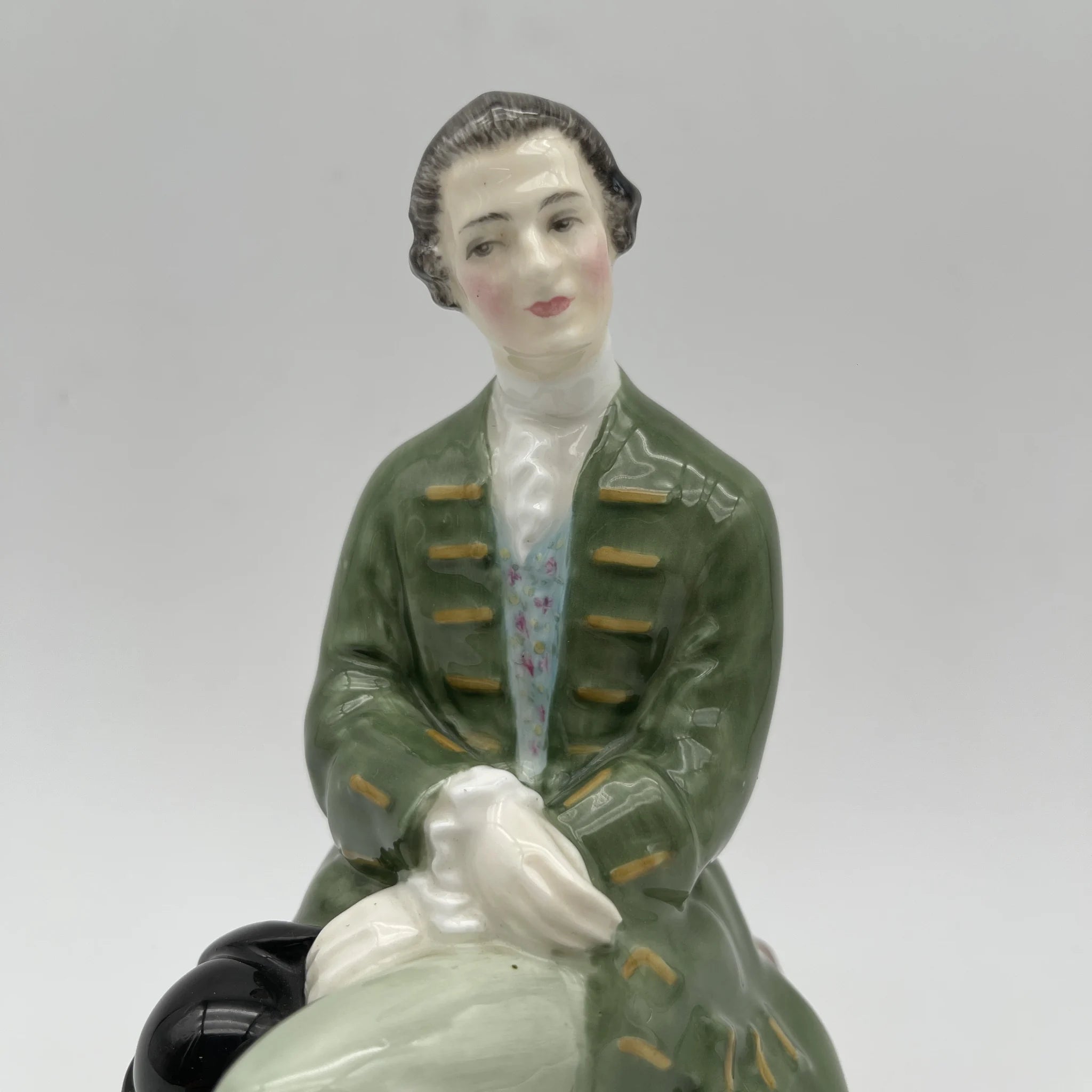 [Vintage] Figurine (Ceramic Doll) / Royal Doulton / A Gentleman from Williamsburg / Estimated 1960-1980s / Bone China / England / Hand Painted