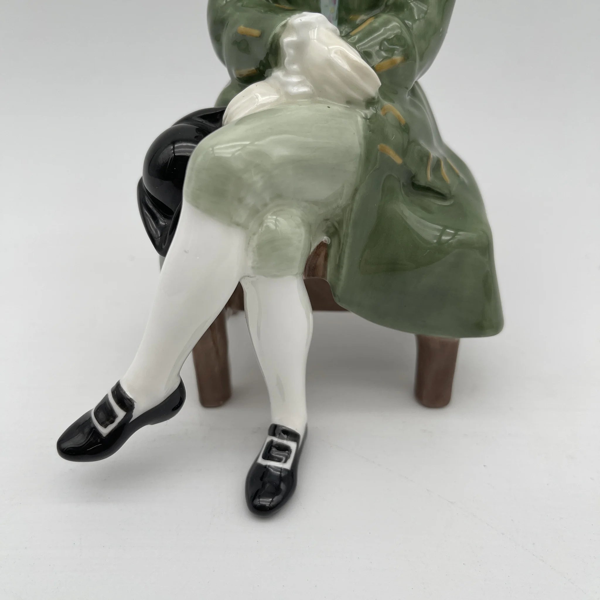 [Vintage] Figurine (Ceramic Doll) / Royal Doulton / A Gentleman from Williamsburg / Estimated 1960-1980s / Bone China / England / Hand Painted