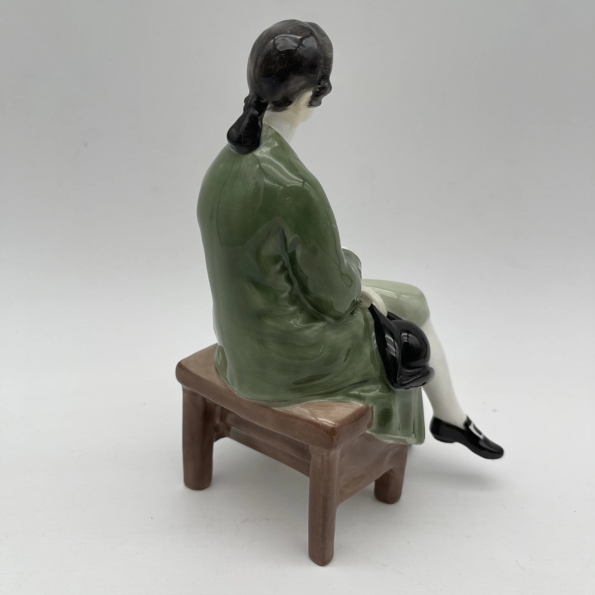 [Vintage] Figurine (Ceramic Doll) / Royal Doulton / A Gentleman from Williamsburg / Estimated 1960-1980s / Bone China / England / Hand Painted