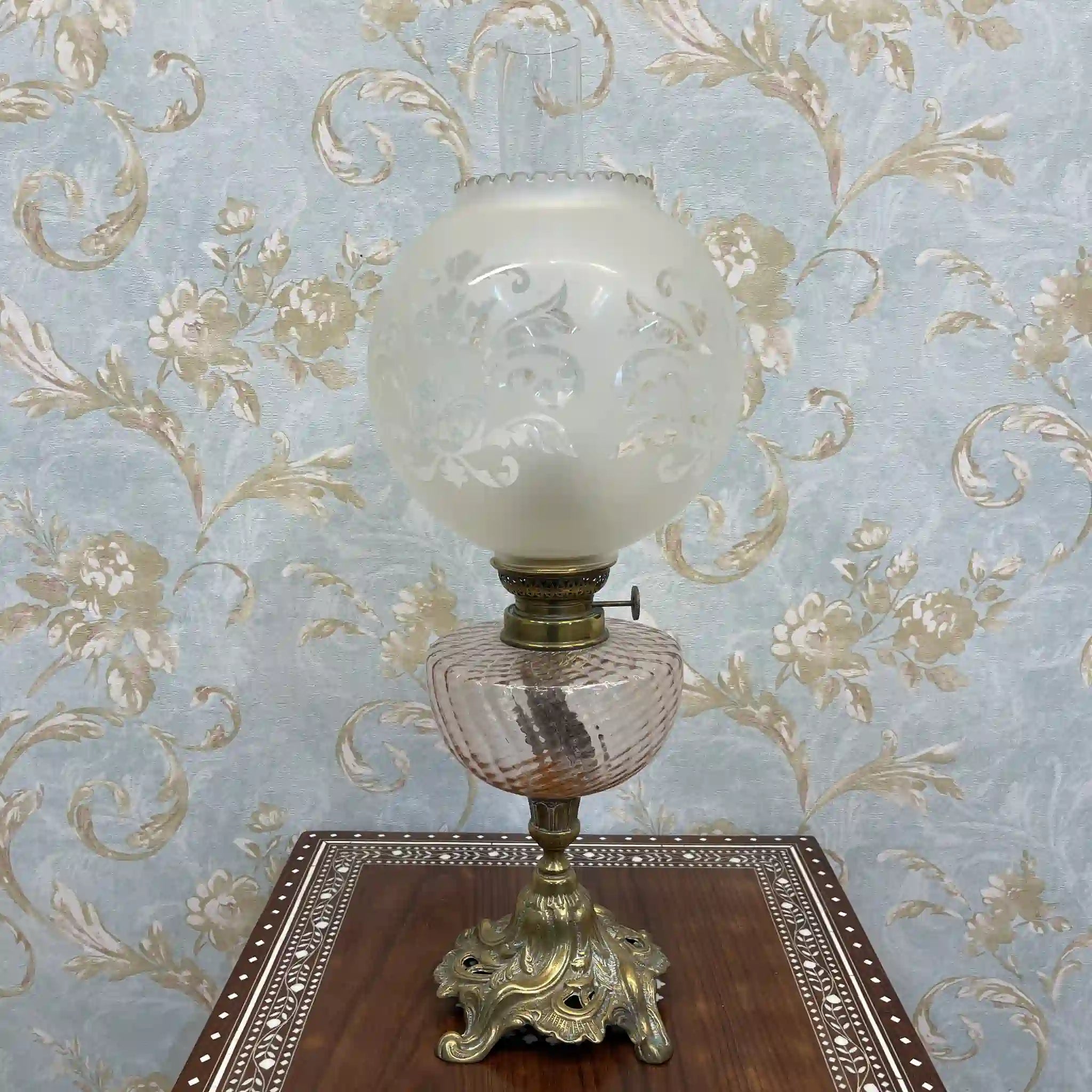 【ビンテージ】 オイルランプ / ロココ様式 / 推定20世紀中頃 / ガラス真鍮 / フランス / エッチングガラス,スクロール装飾