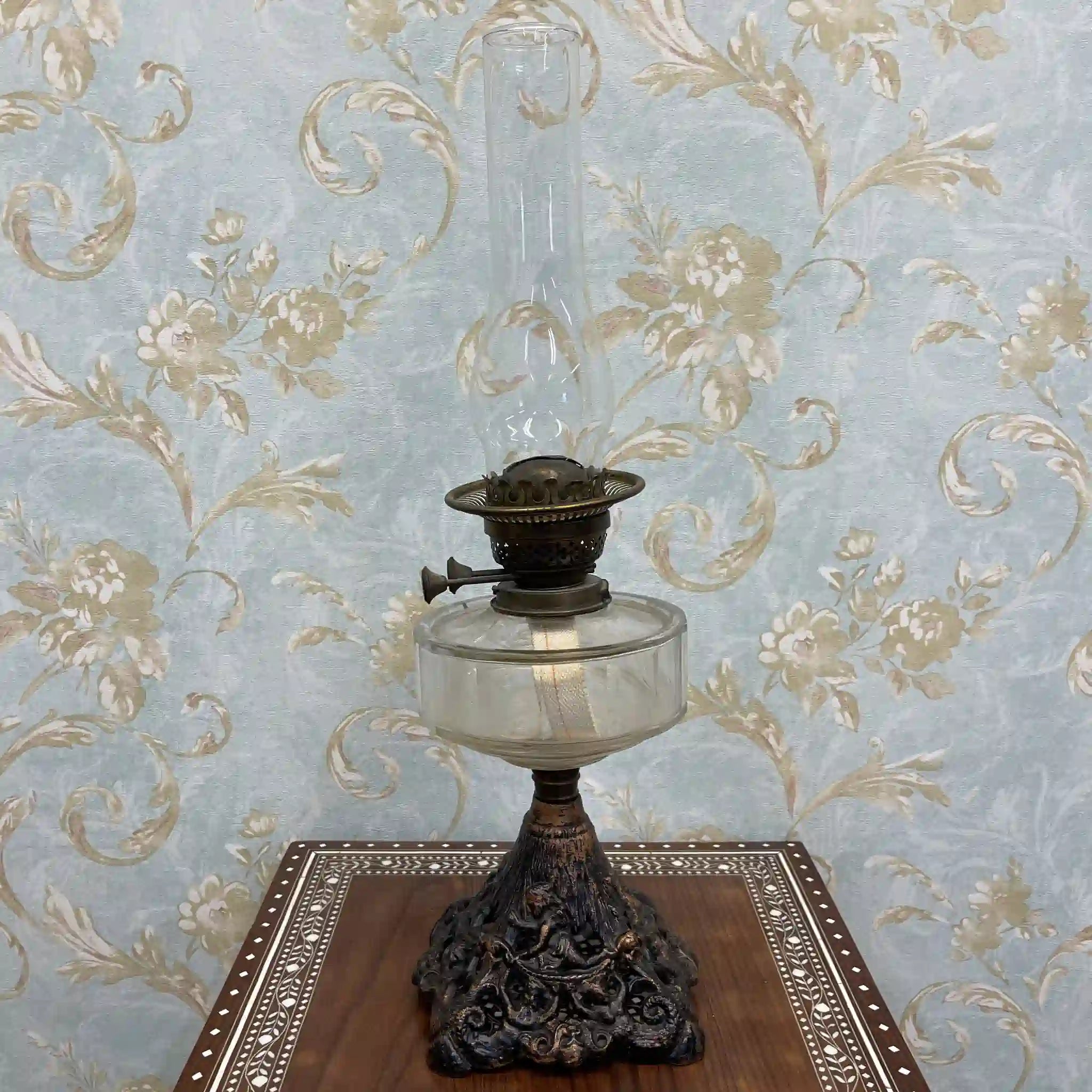 [Antique] Oil lamp / Victorian style / Estimated late 19th century / Glass / England / Etched glass, hand painted column
