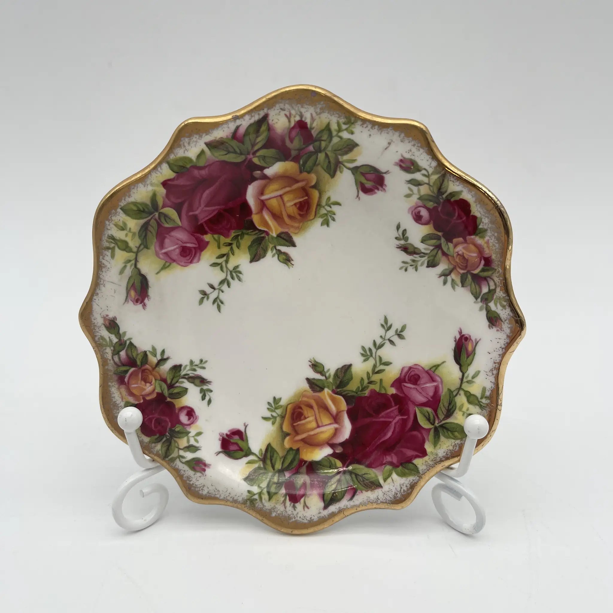 【ビンテージ】 バタープレート (豆皿) / ROYAL ALBERT (ロイヤルアルバート) / Old Country Roses / 1962-1973年 / Bone China / イギリス / スカラップドエッジ, ボタニカルアート, 金彩