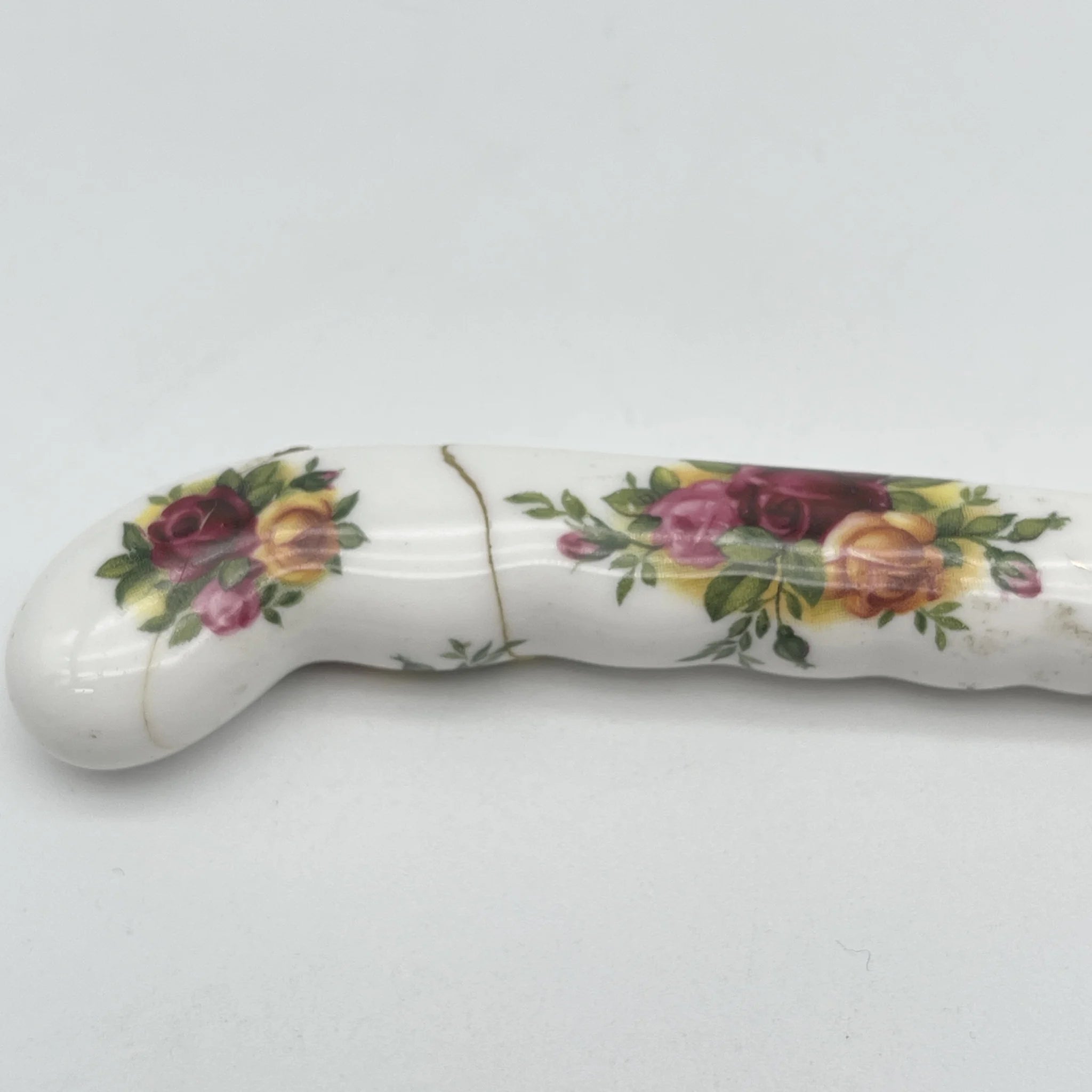 [Vintage] Butter knife / Royal Albert / Old Country Roses / 1970-1980s / Bone China / England / Porcelain handle, botanical art, gold painting