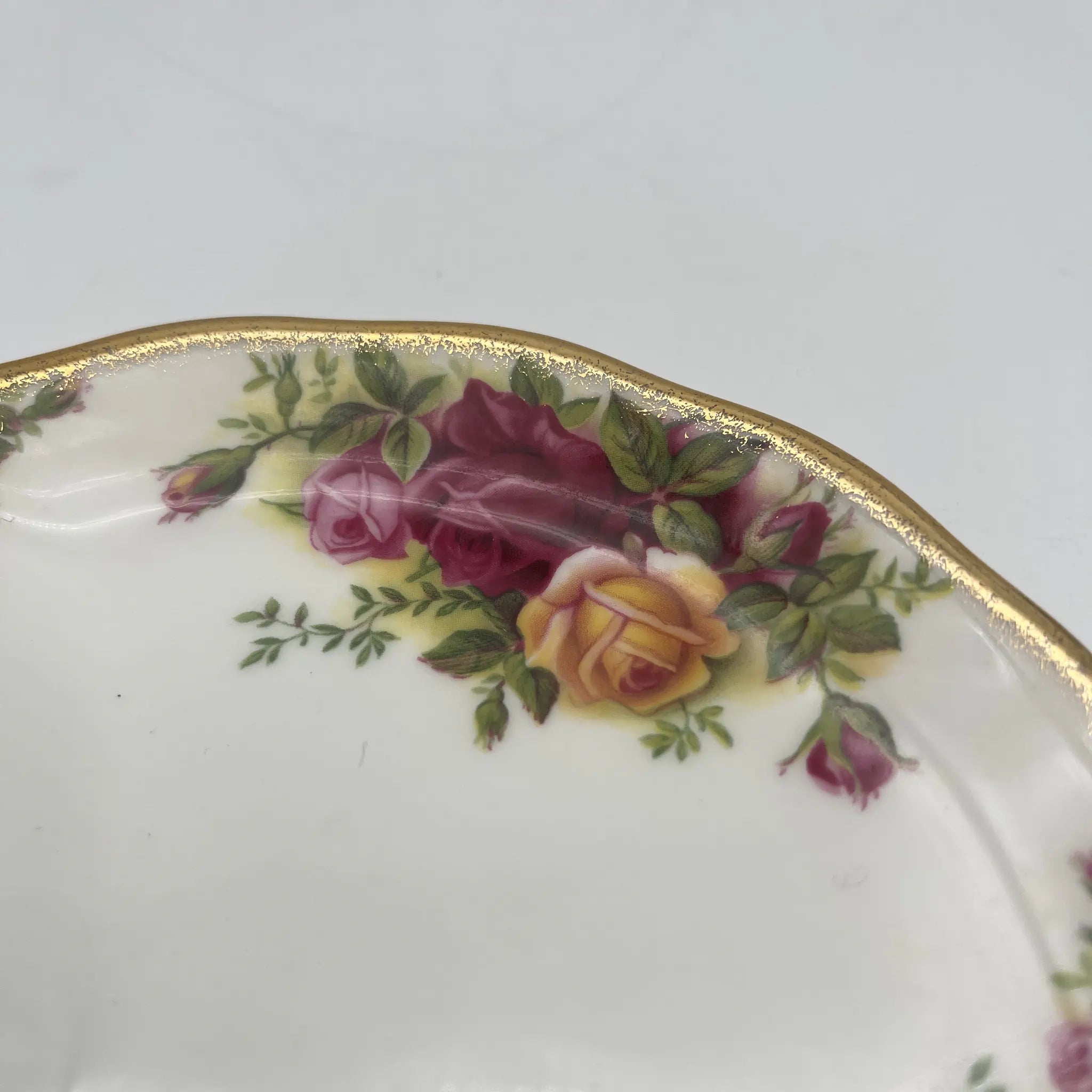 【复古】网球组板/ Royal Albert / Old Country Roses / 1962-1973年/ Bone China /英国/ 缩进板，宝石艺术，金彩