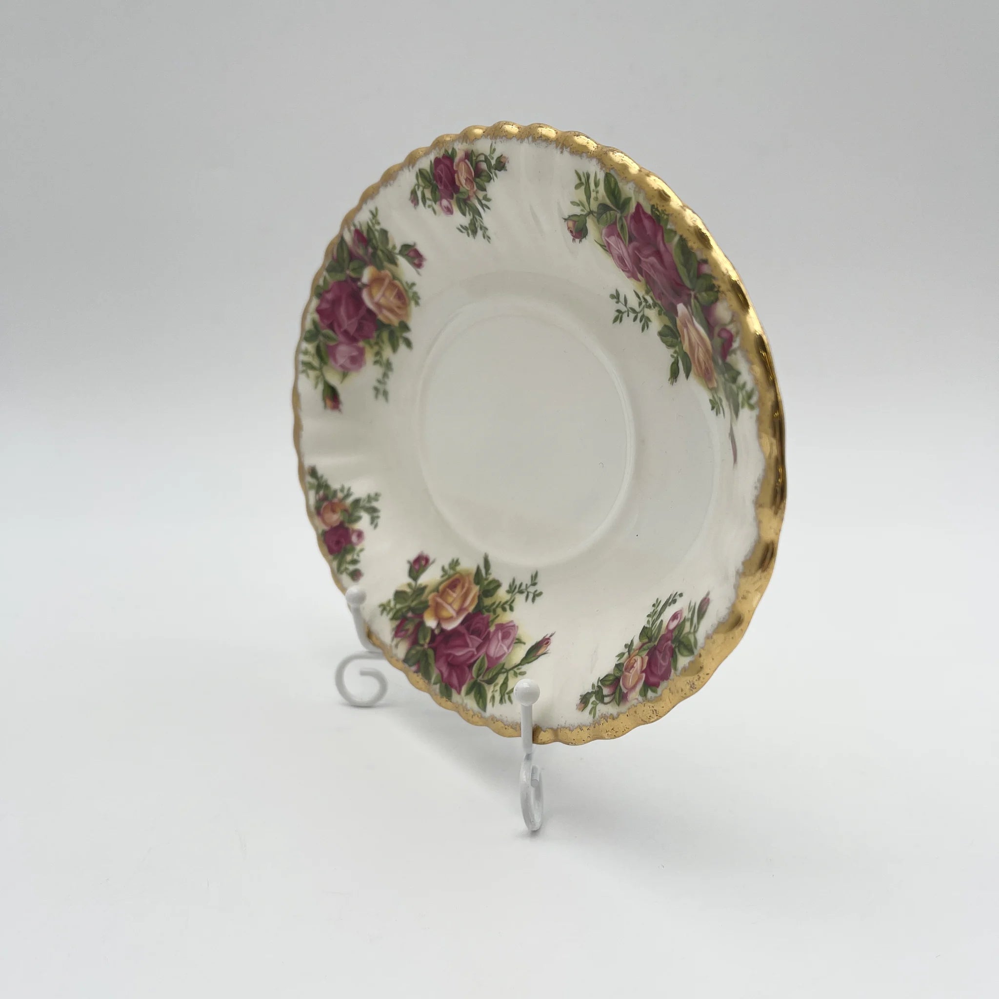 Royal Albert / Old Country Roses / 1973-1993 / Bone China /英国 /蒙特罗形状，植物艺术，金彩