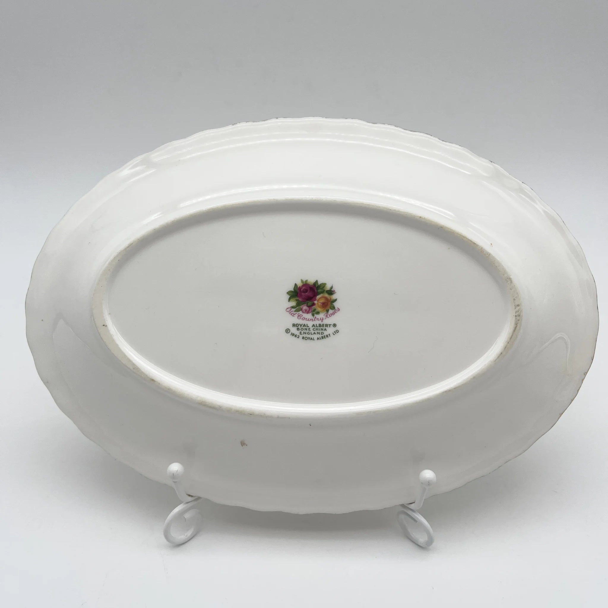 Royal Albert / Old Country Roses / 1973-1993 / Bone China /英国 /蒙特罗形状，植物艺术，金彩