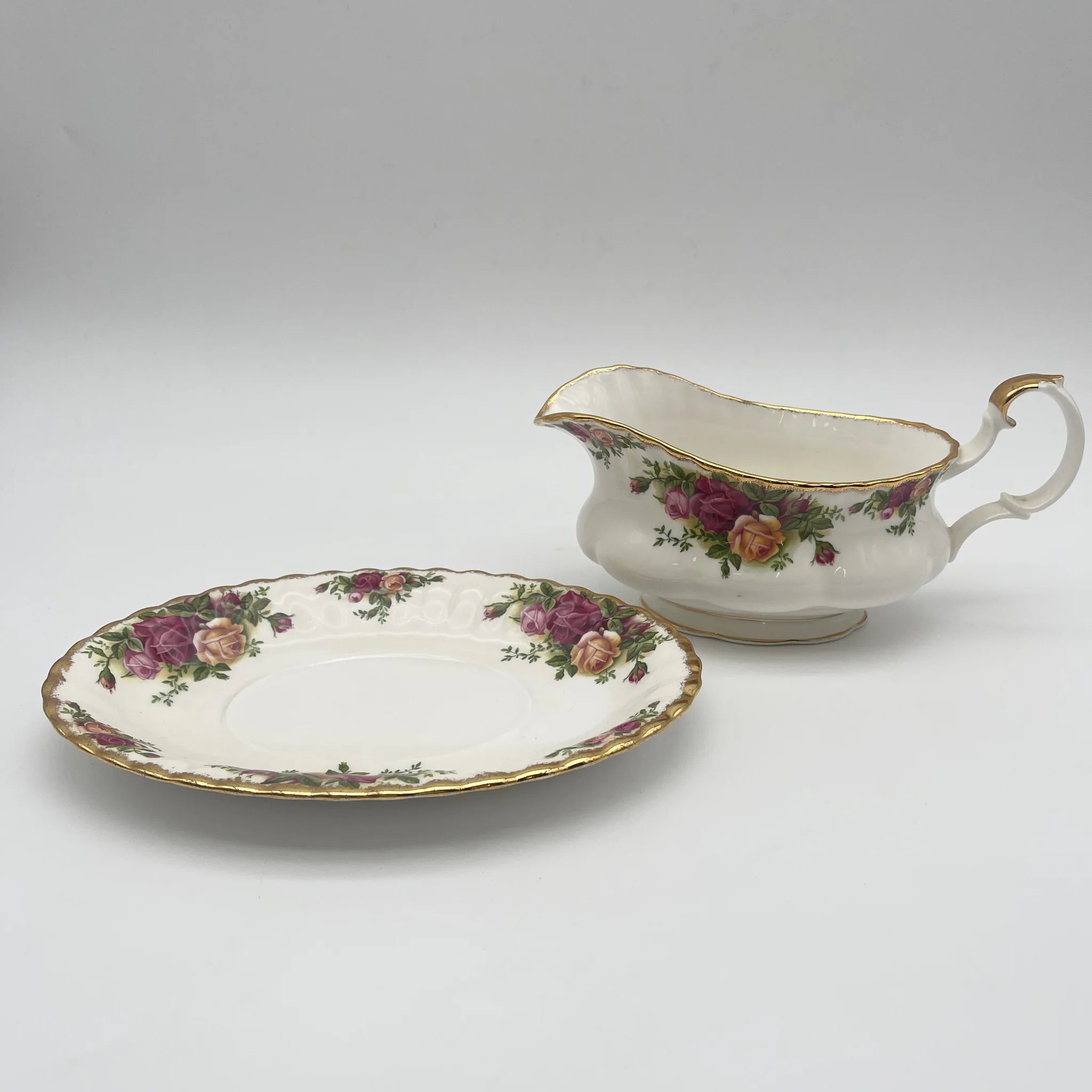 【ビンテージ】 グレービーボート (ソーシエール/ソースボート) / ROYAL ALBERT (ロイヤルアルバート) / Old Country Roses / 1973-1993年 / Bone China / イギリス / モントローズ・シェイプ, ボタニカルアート, 金彩