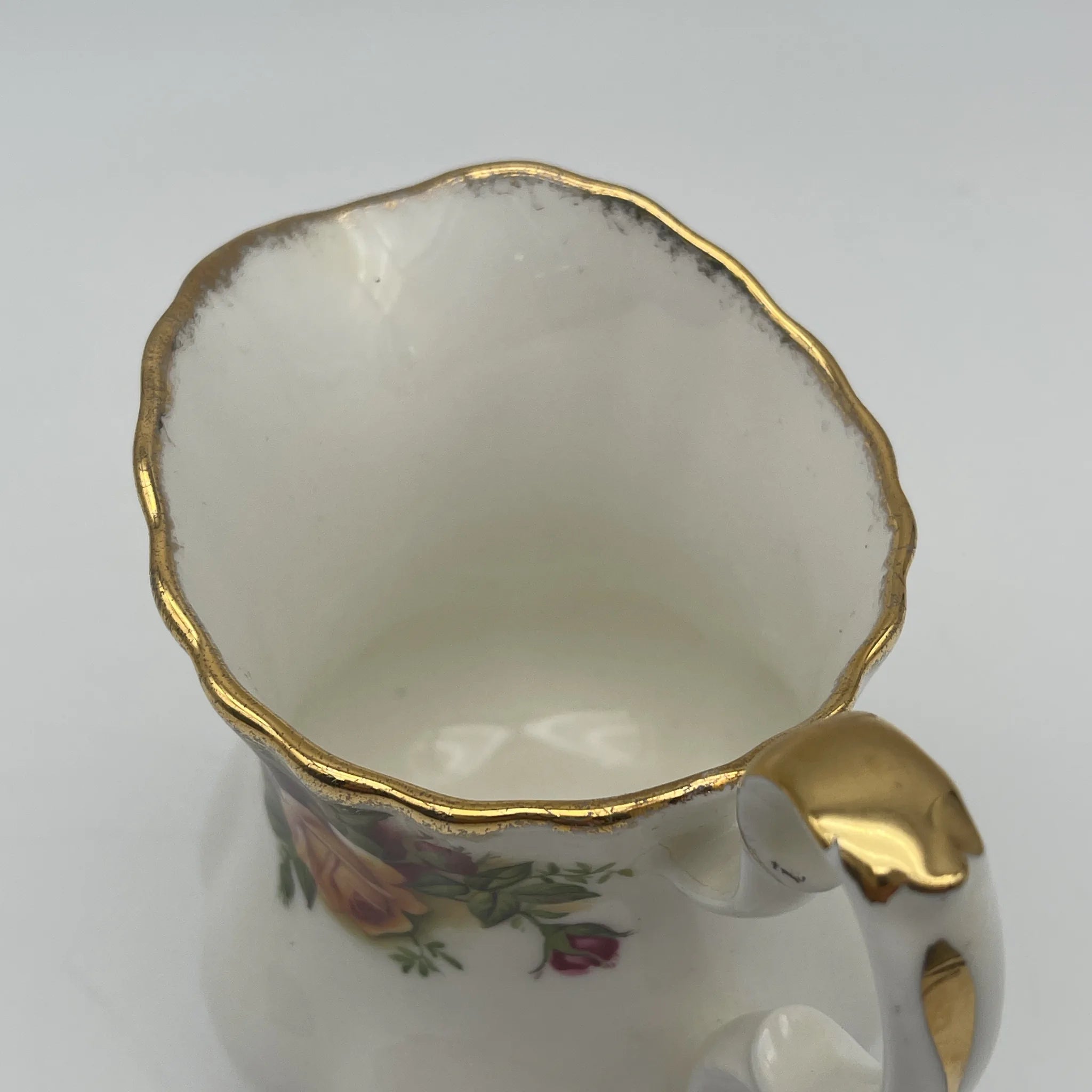 牛奶瓶/ Royal Albert / Old Country Roses / 1962-2002 / Bone China /英国/ 蒙特罗斯形状，植物艺术，金彩