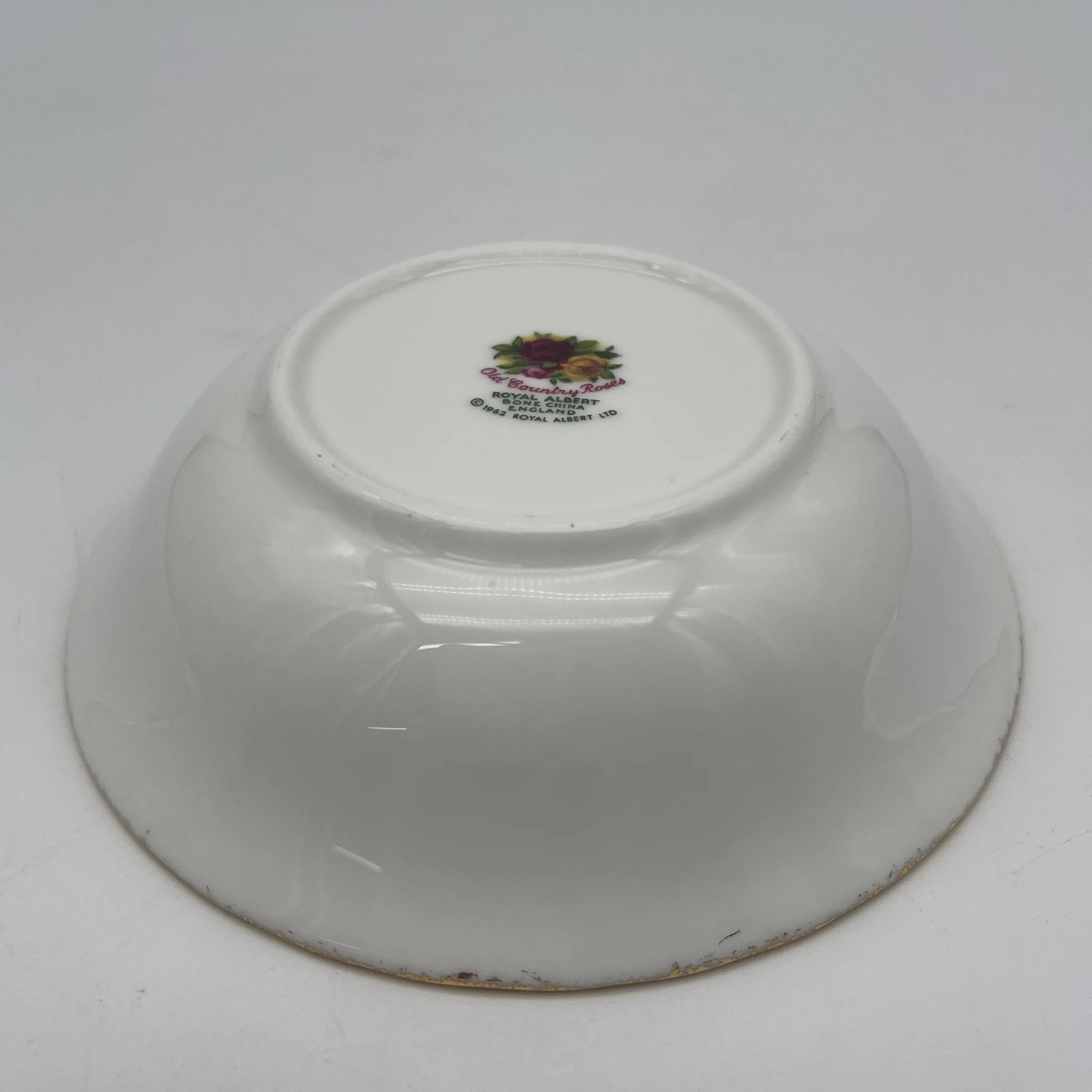 【复古】水果碗（小碗）/ Royal Albert / Old Country Roses / 1962-2002年/ Bone China /英国/ 彩色边缘，植物艺术，金彩