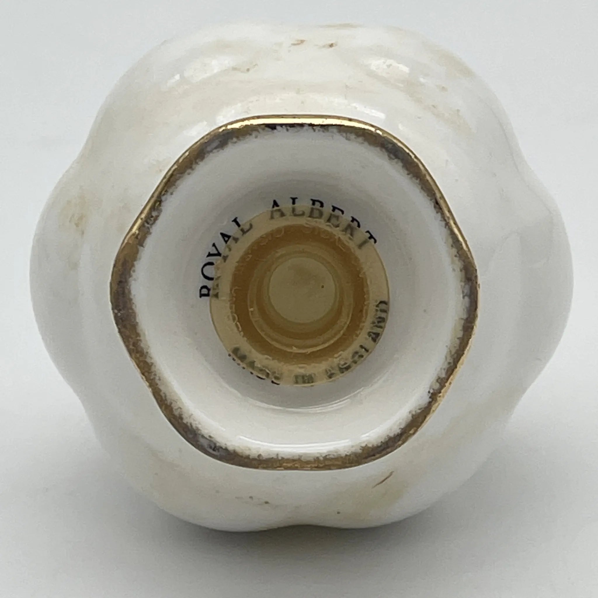 皇家阿尔伯特/ Old Country Roses / 1970-1990年代/ Bone China /英国/ 蒙特罗形状，植物艺术，金彩