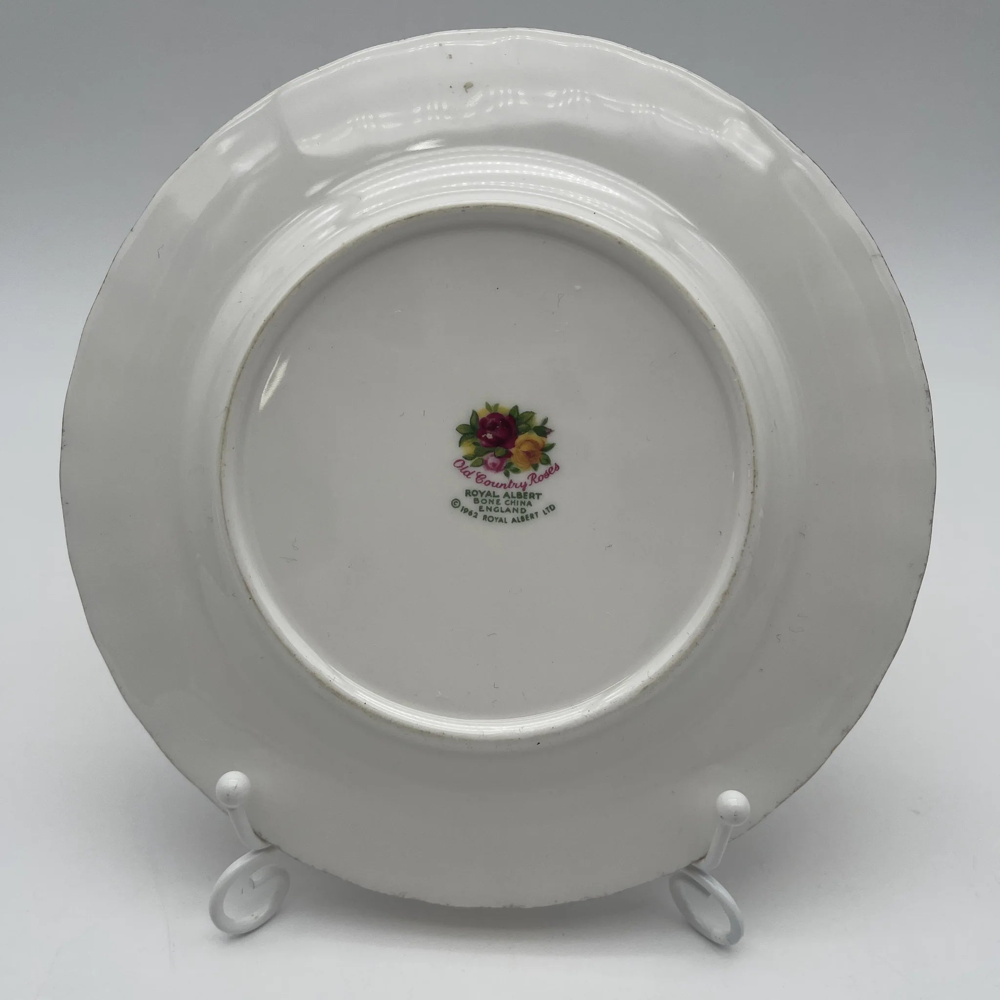 【复古】三重奏(杯子和碟子， / Royal Albert / Old Country Roses / 1962-1993年/ Bone China /英国/ montros shapes， 植物艺术，金彩