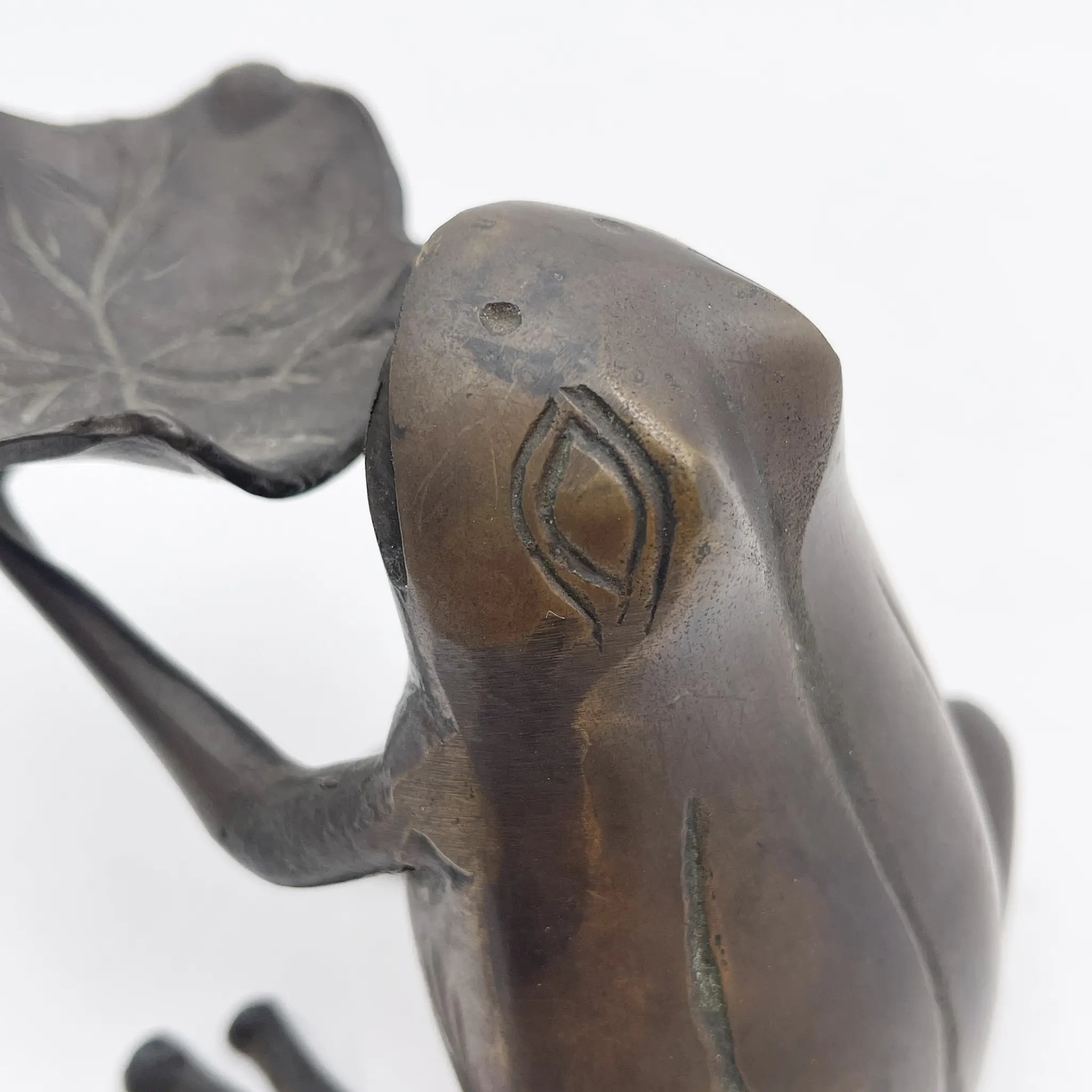 [Vintage] Object (figurine) / Frog with lotus leaf / Bronze / Japan