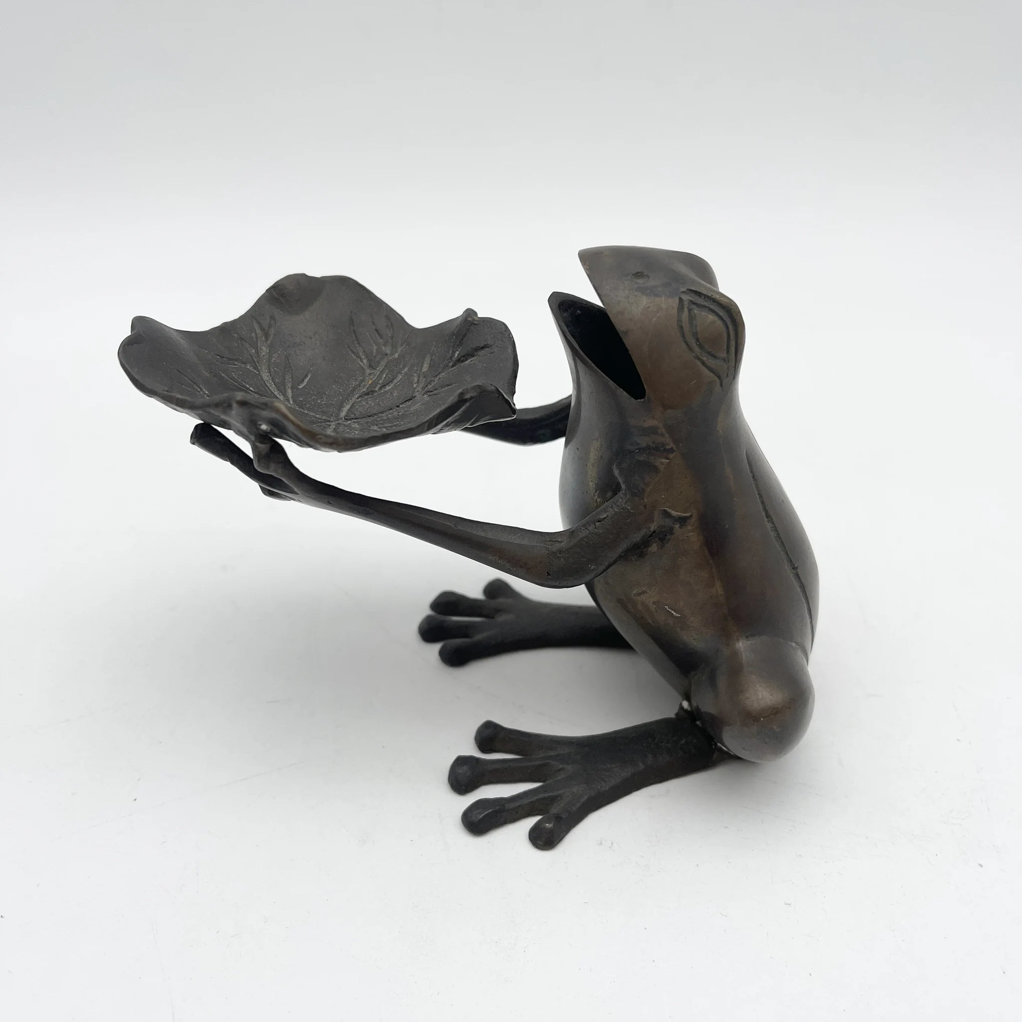 [Vintage] Object (figurine) / Frog with lotus leaf / Bronze / Japan