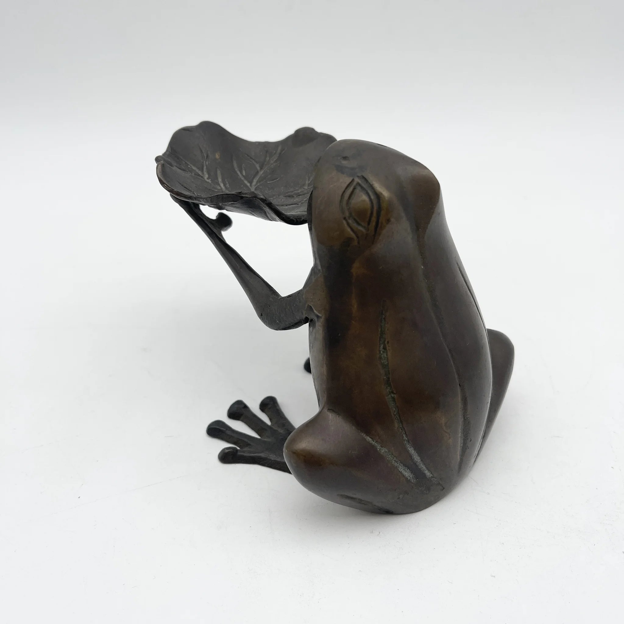 [Vintage] Object (figurine) / Frog with lotus leaf / Bronze / Japan