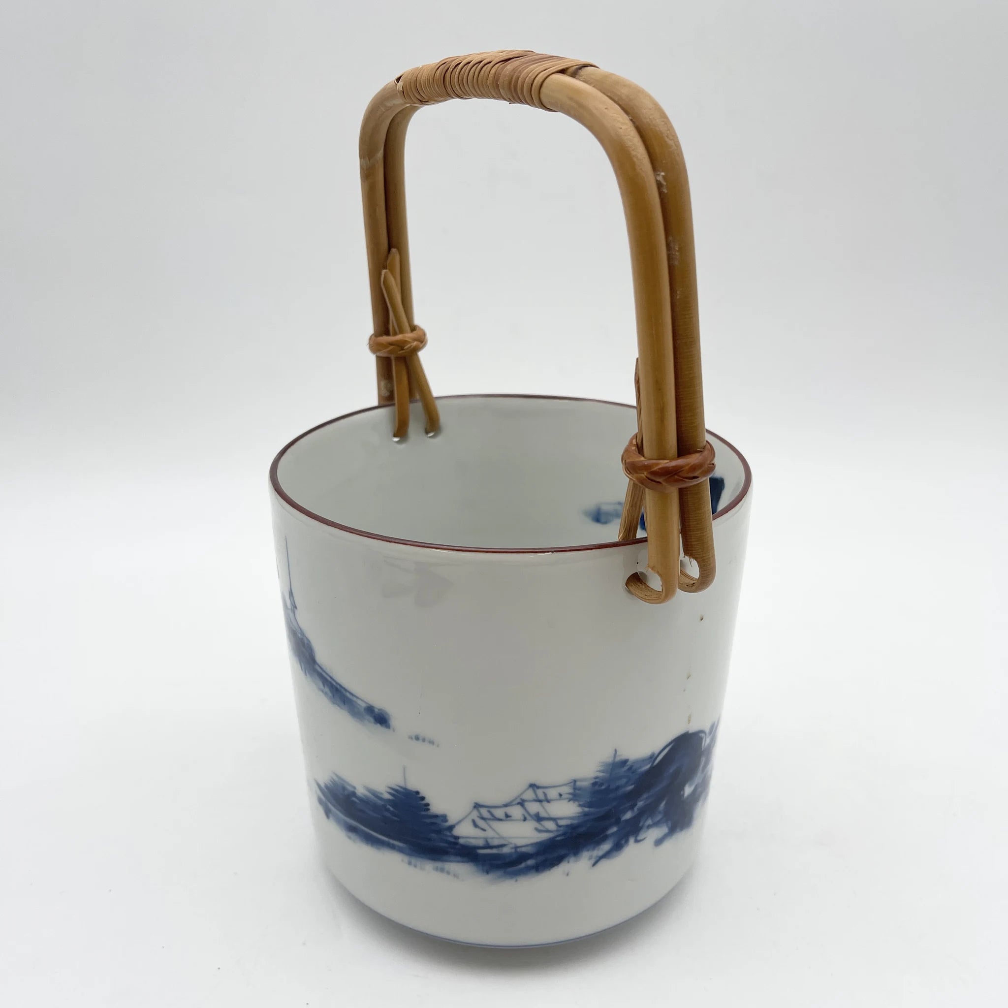 [Vintage] Handmade confectionery bowl (ice bucket) / Arita ware / 1970-1980s (estimated) / Porcelain / Japan / With perforated plate, dyed, Rokaku landscape design