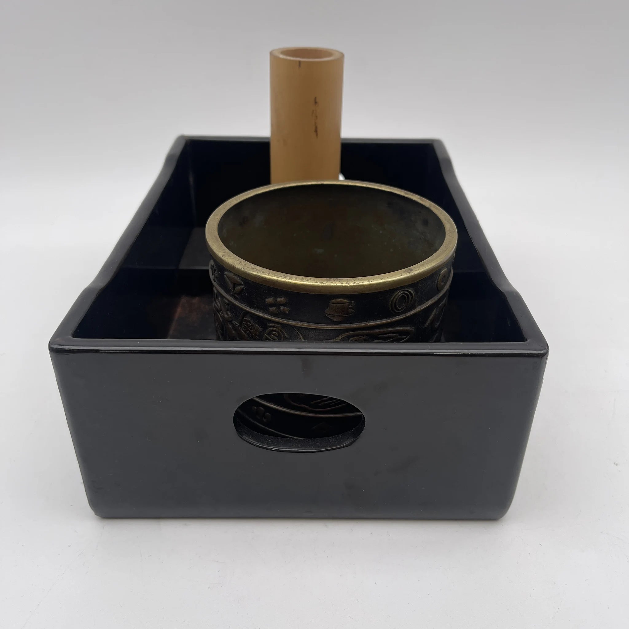 【骨董品】 煙草盆セット (火入れ・灰吹き・盆) / 明治-昭和初期 (推定) / 漆器 / 日本 / 菊蒔絵